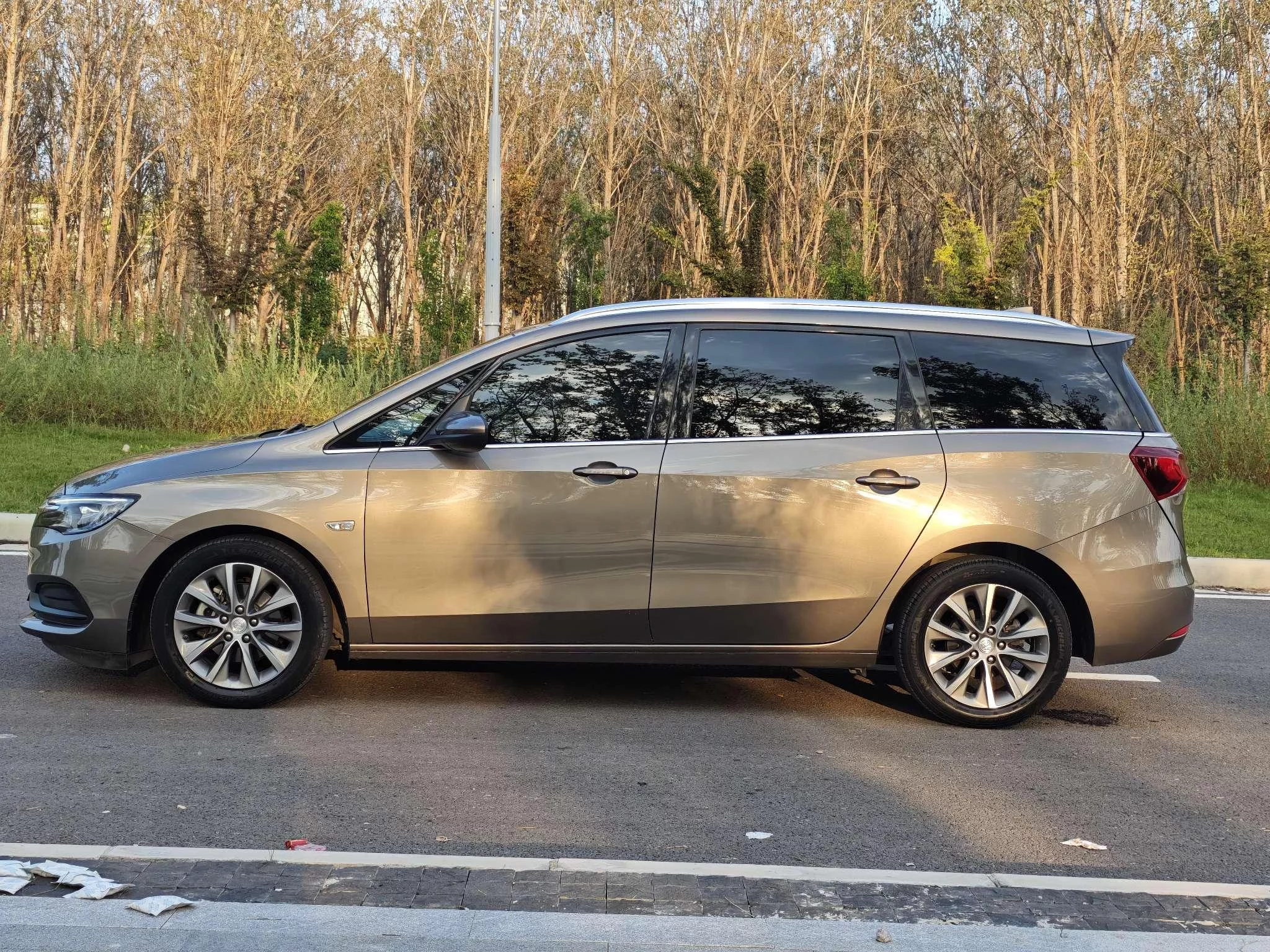Buick GL6