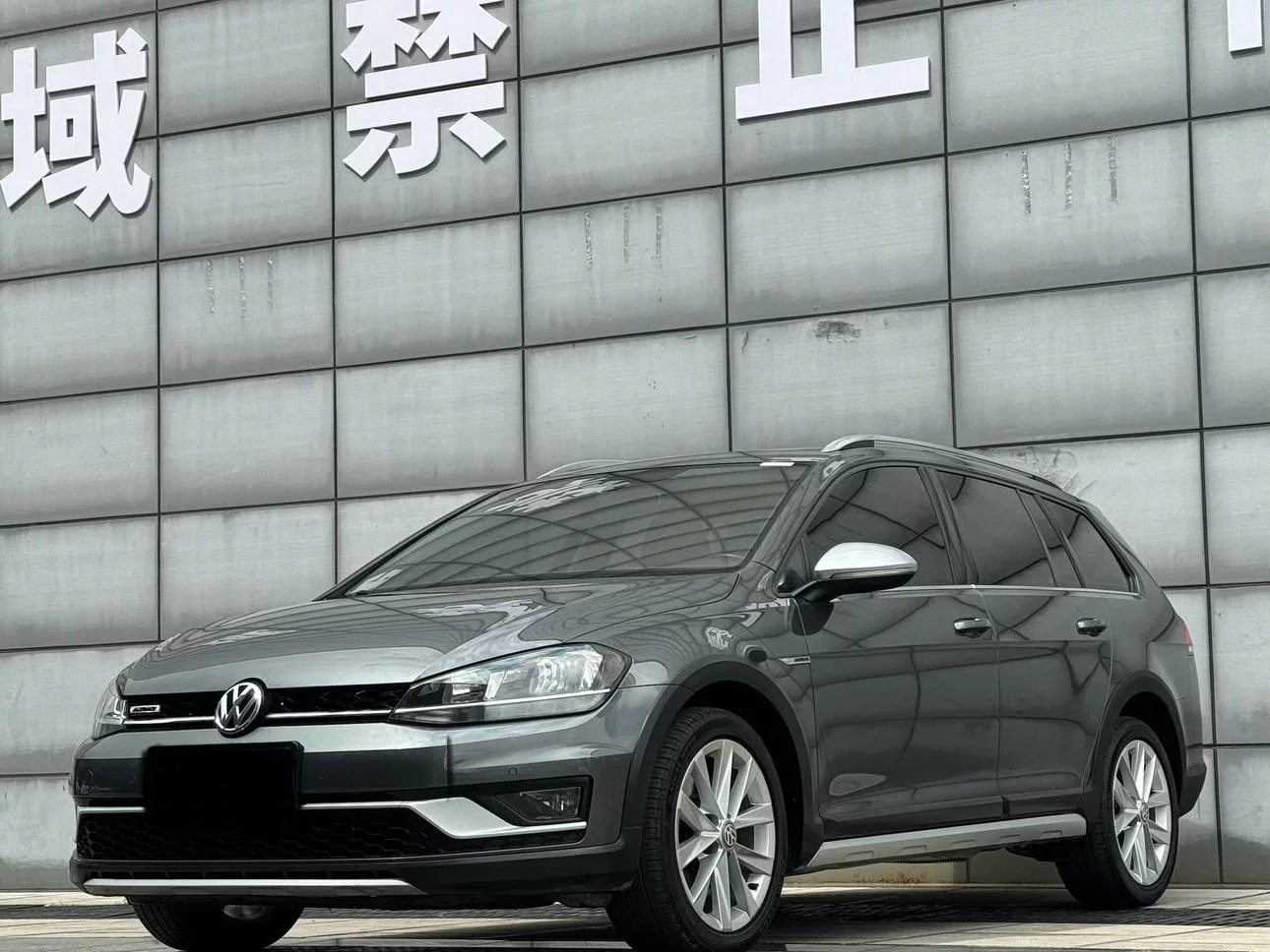 Volkswagen Golf  из Китая