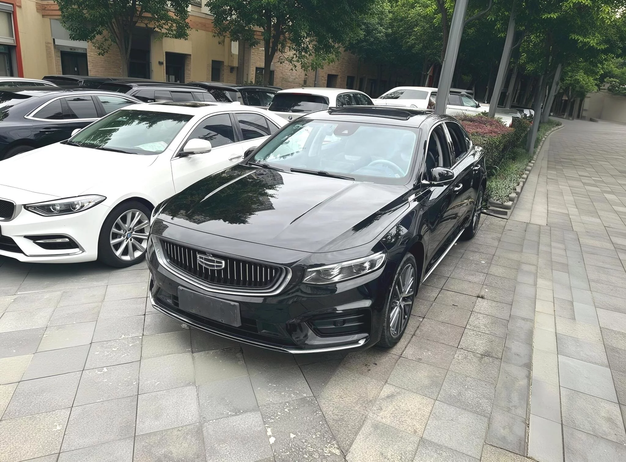 Geely Preface  из Китая
