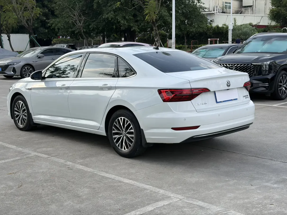 Volkswagen Sagitar