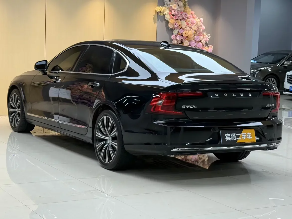 Volvo S90