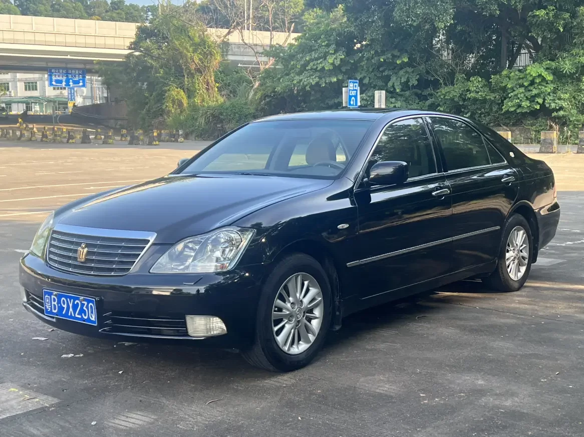 Toyota crown