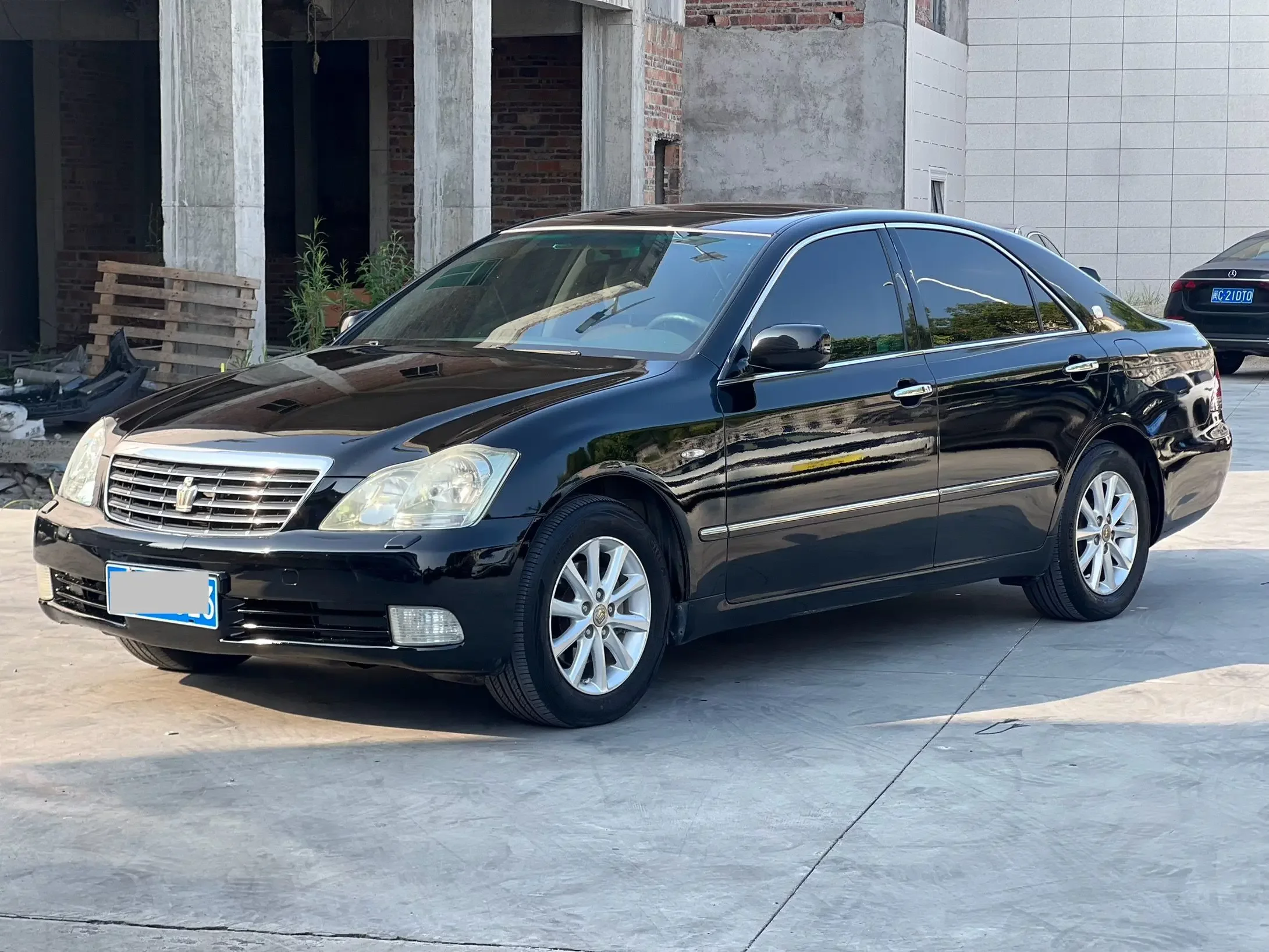 Toyota crown