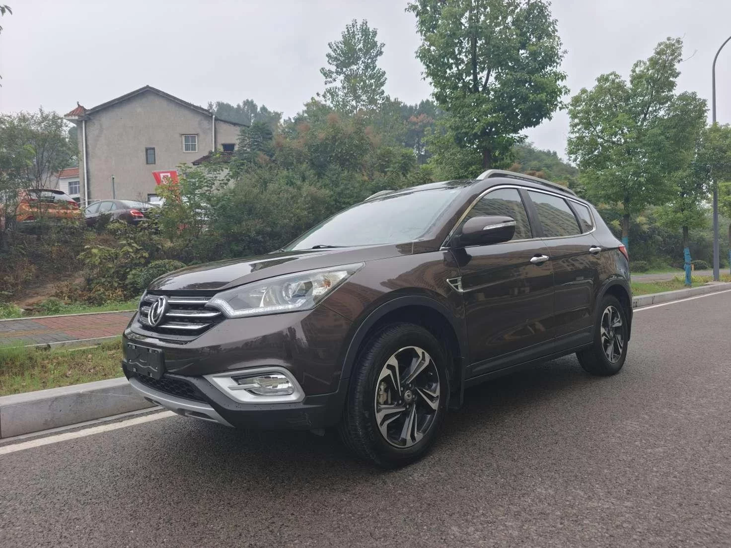 Dongfeng Fengshen AX7