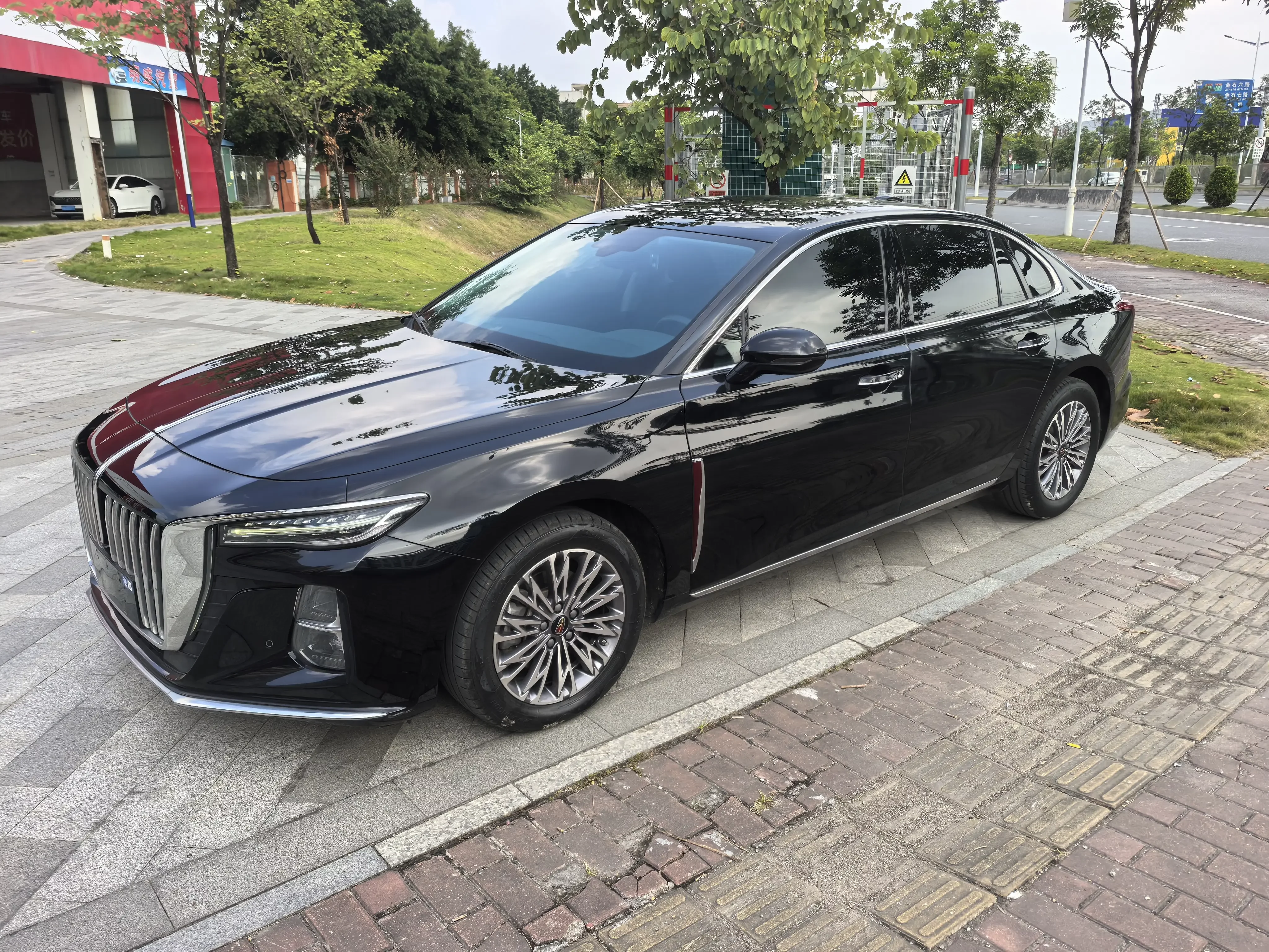 Hongqi H5