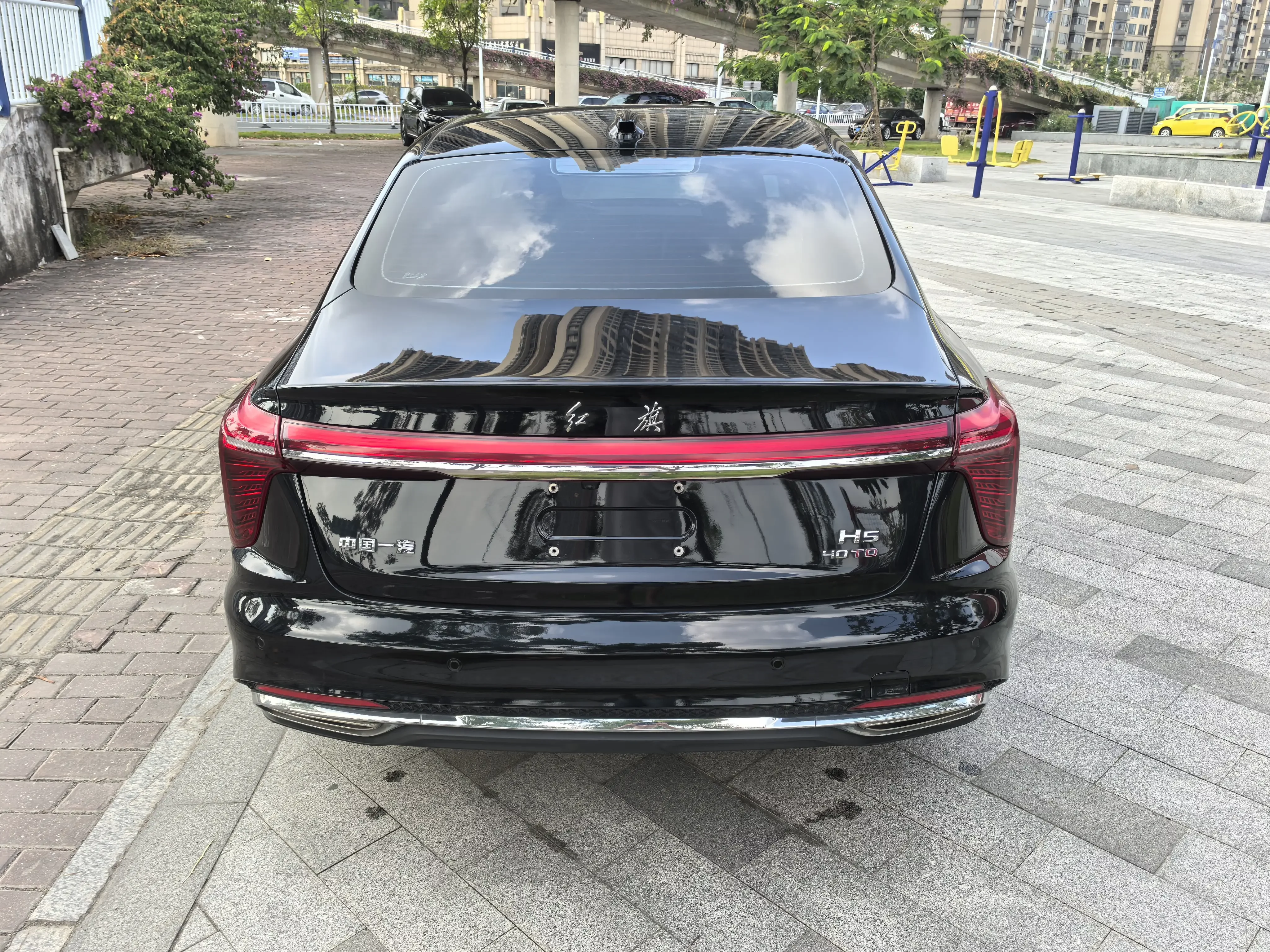 Hongqi H5