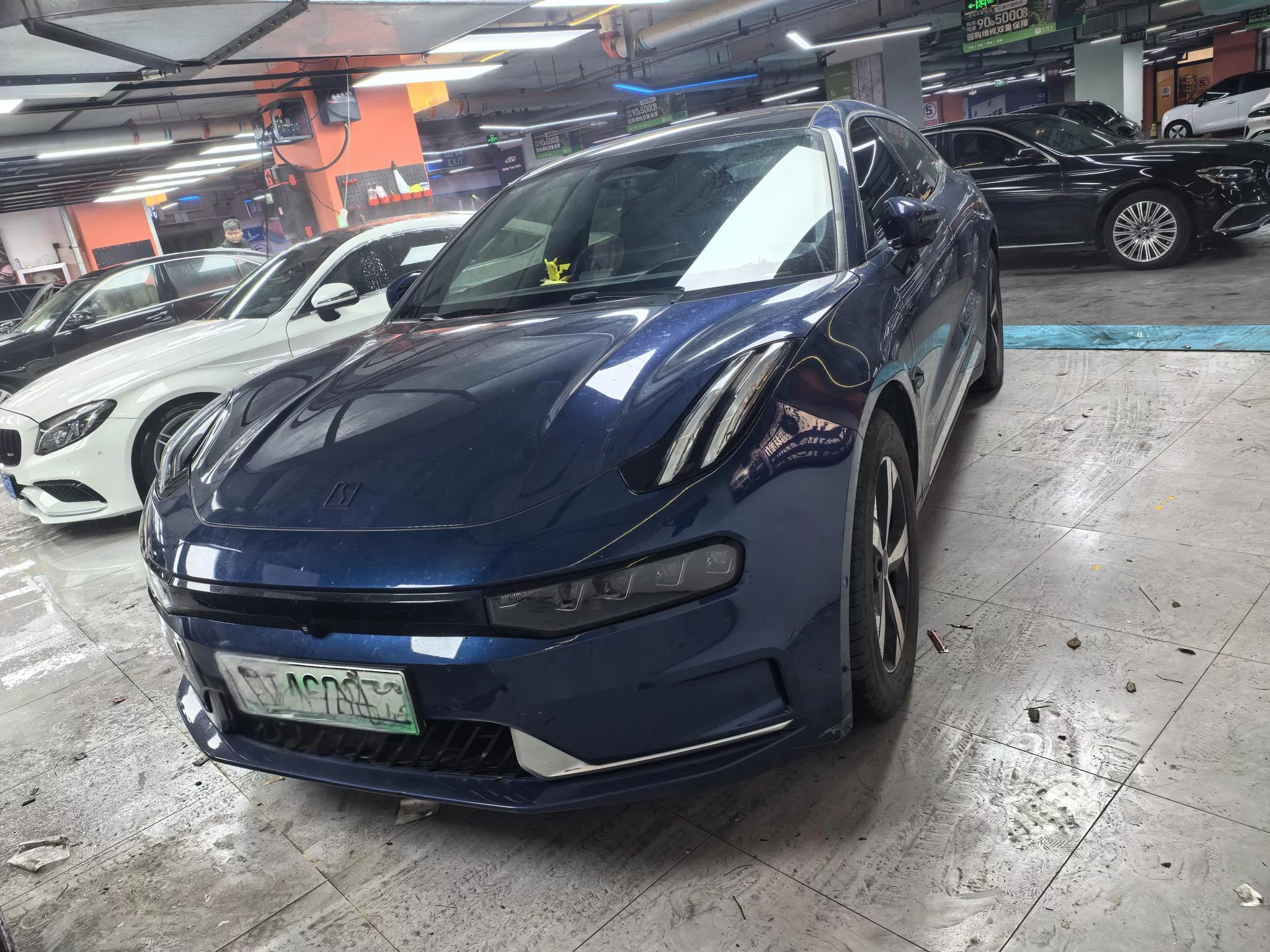 ZEEKR 001