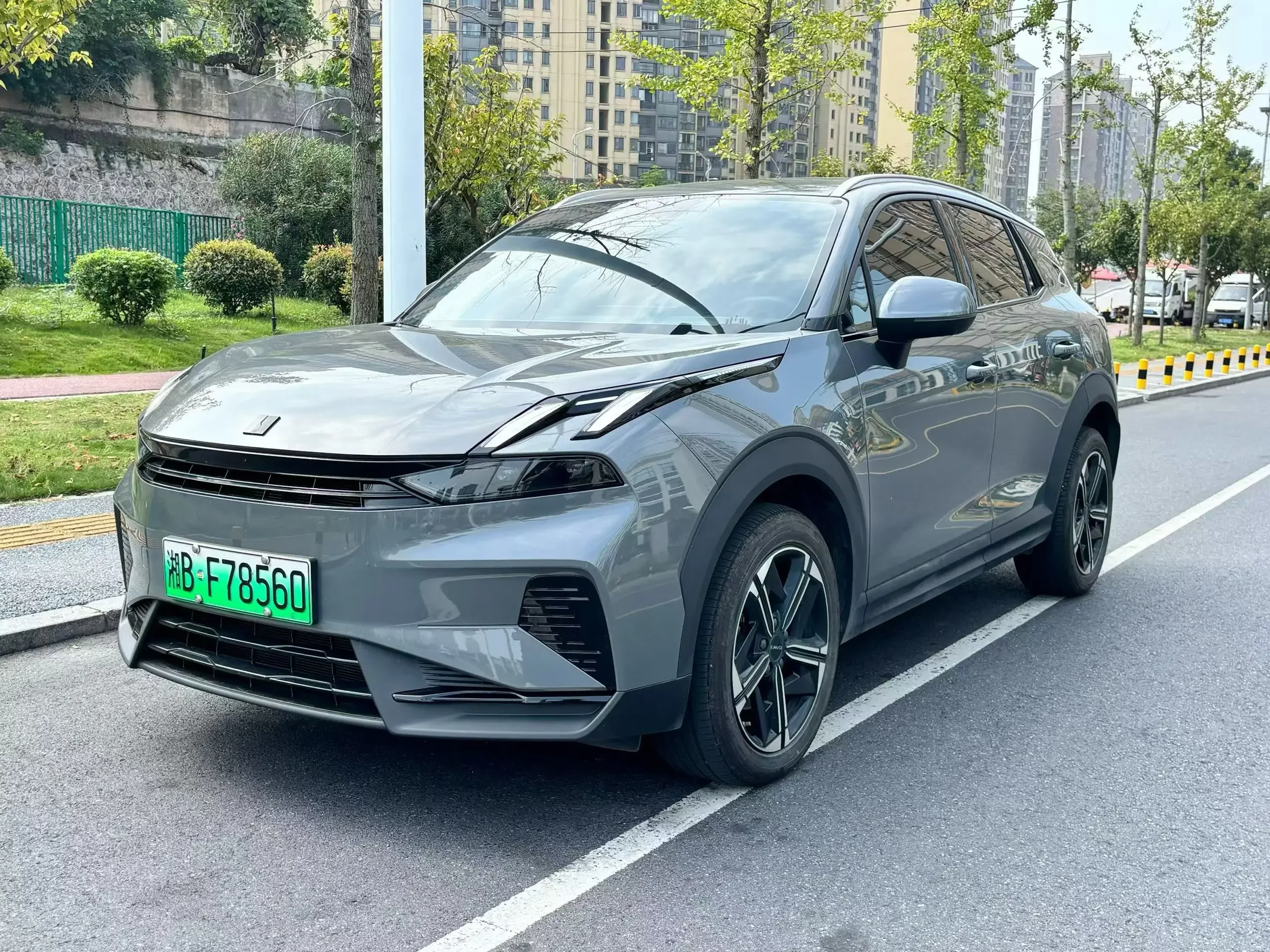 Lynk & Co 06 EM-P