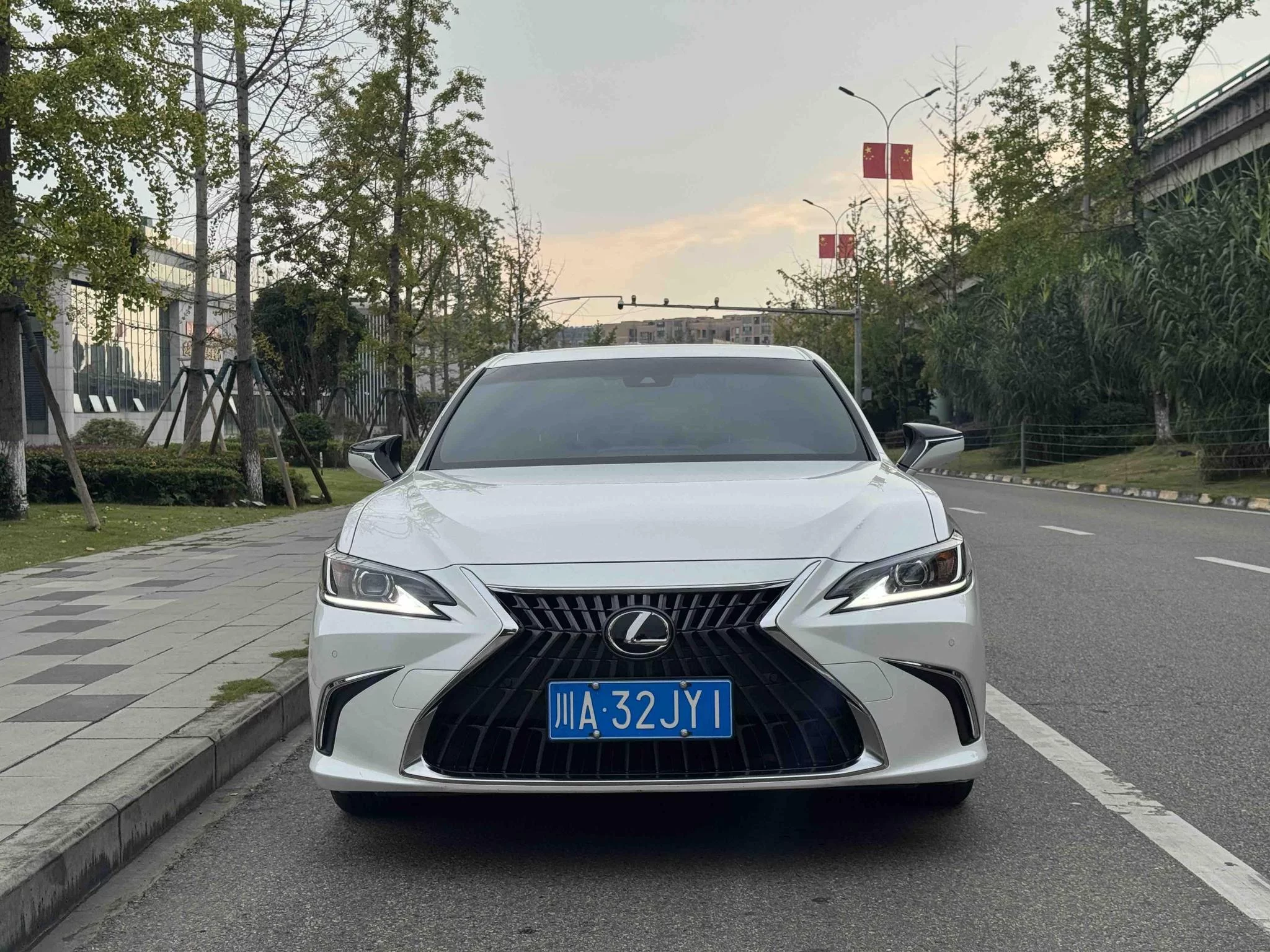 Lexus ES