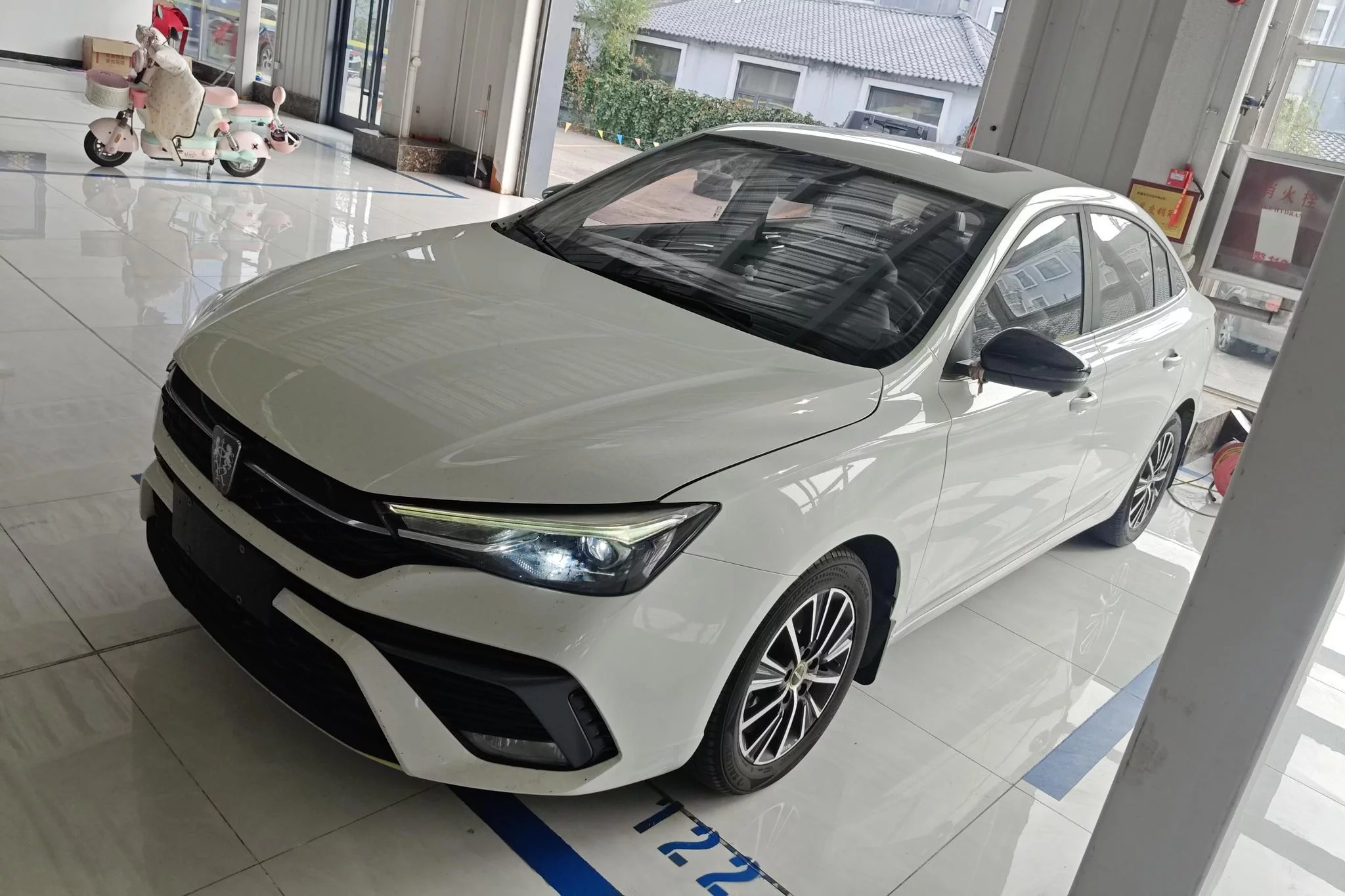Roewe i5