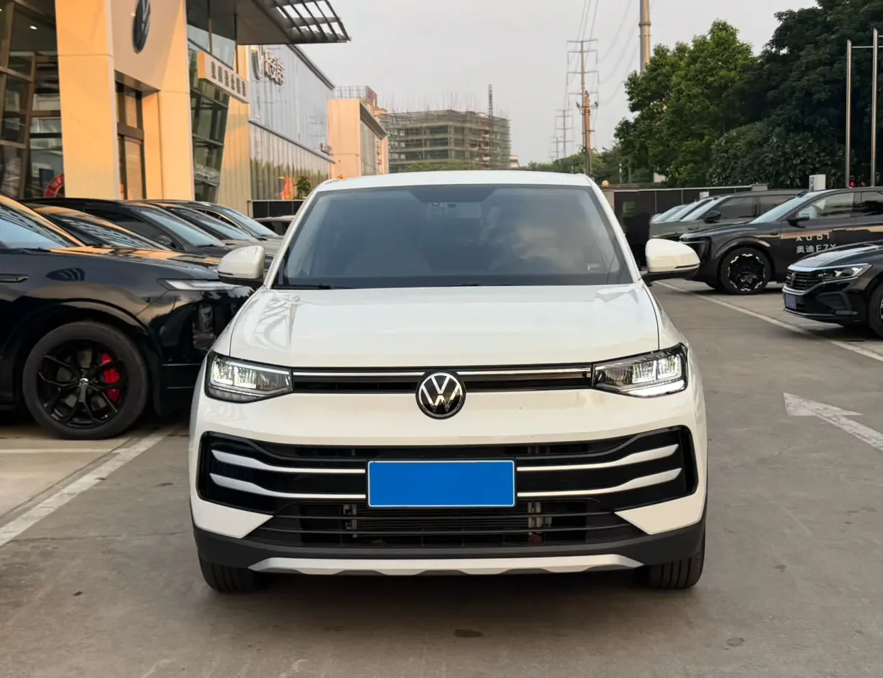 Volkswagen Tharu
