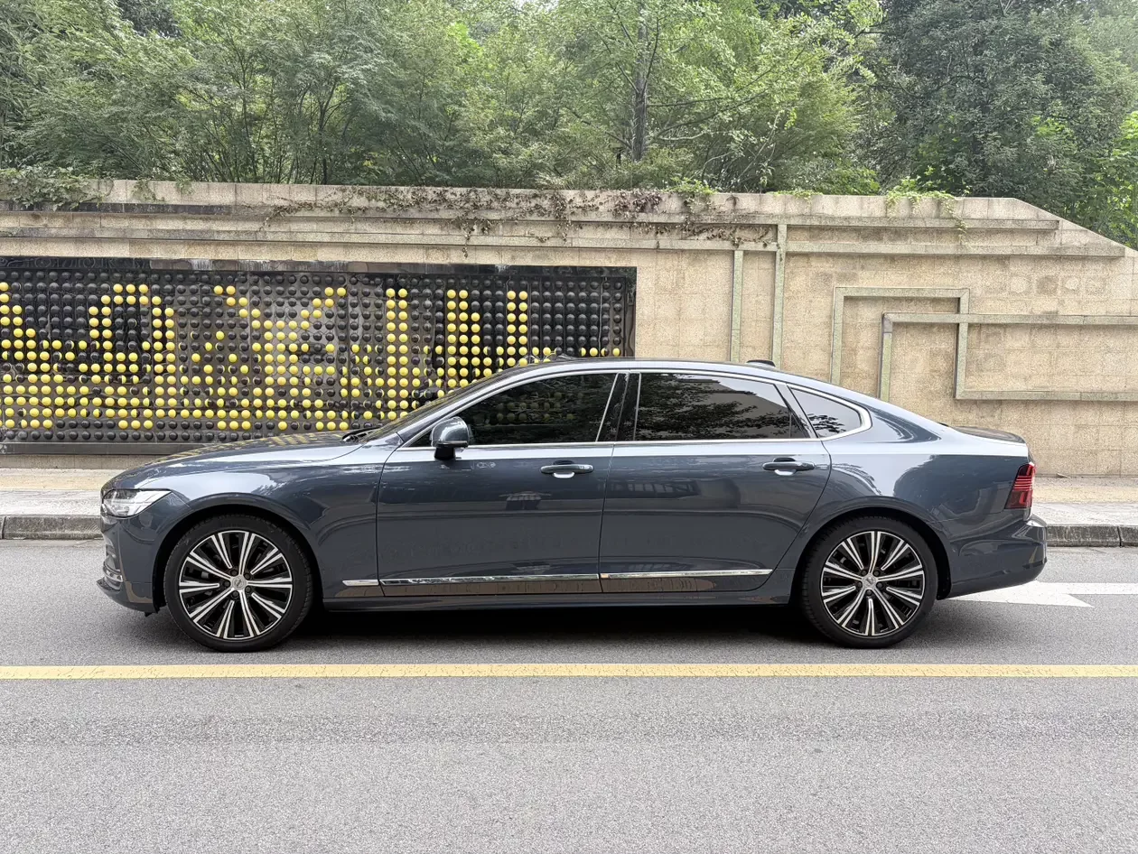 Volvo S90