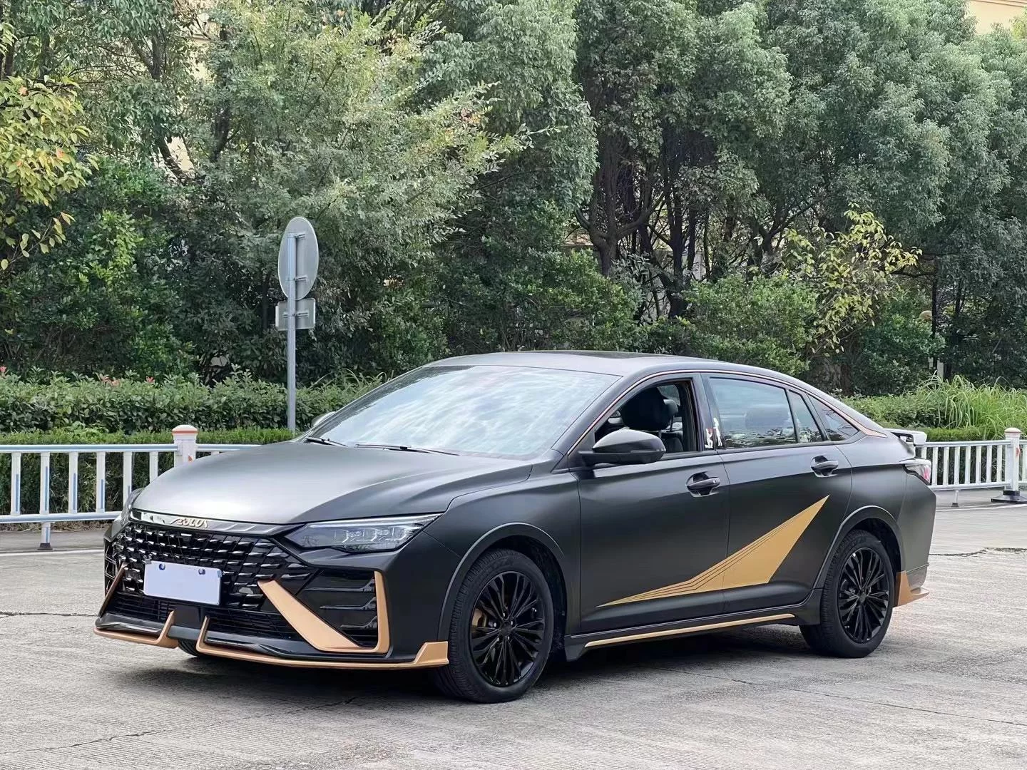 Dongfeng Yixuan MAX