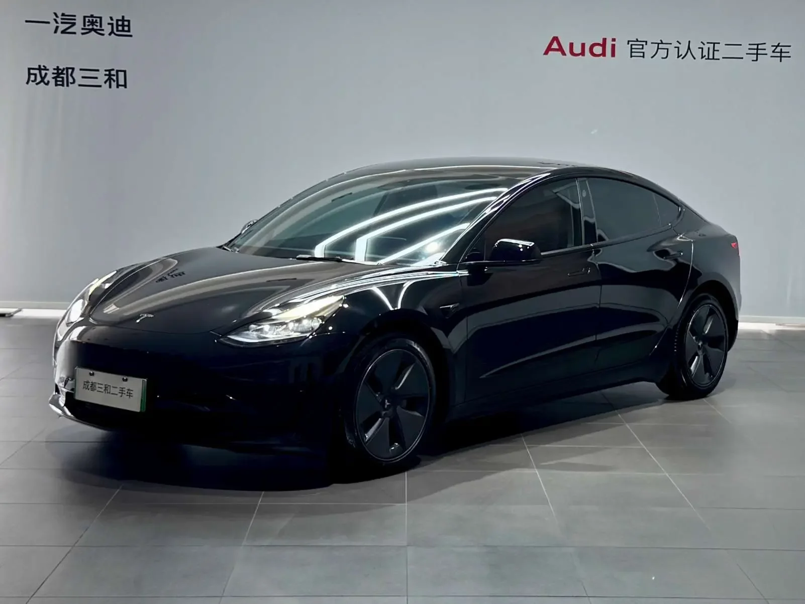 TESLA MODEL 3