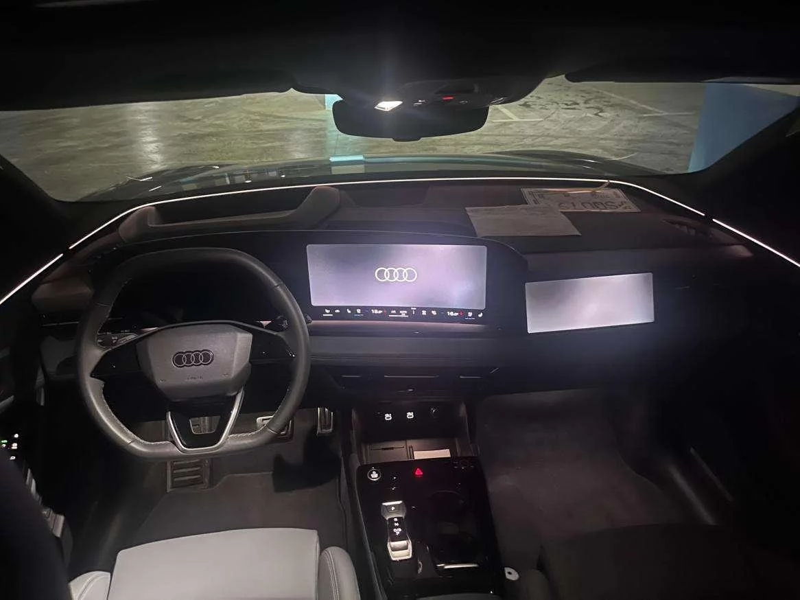 Audi Q6L e-tron