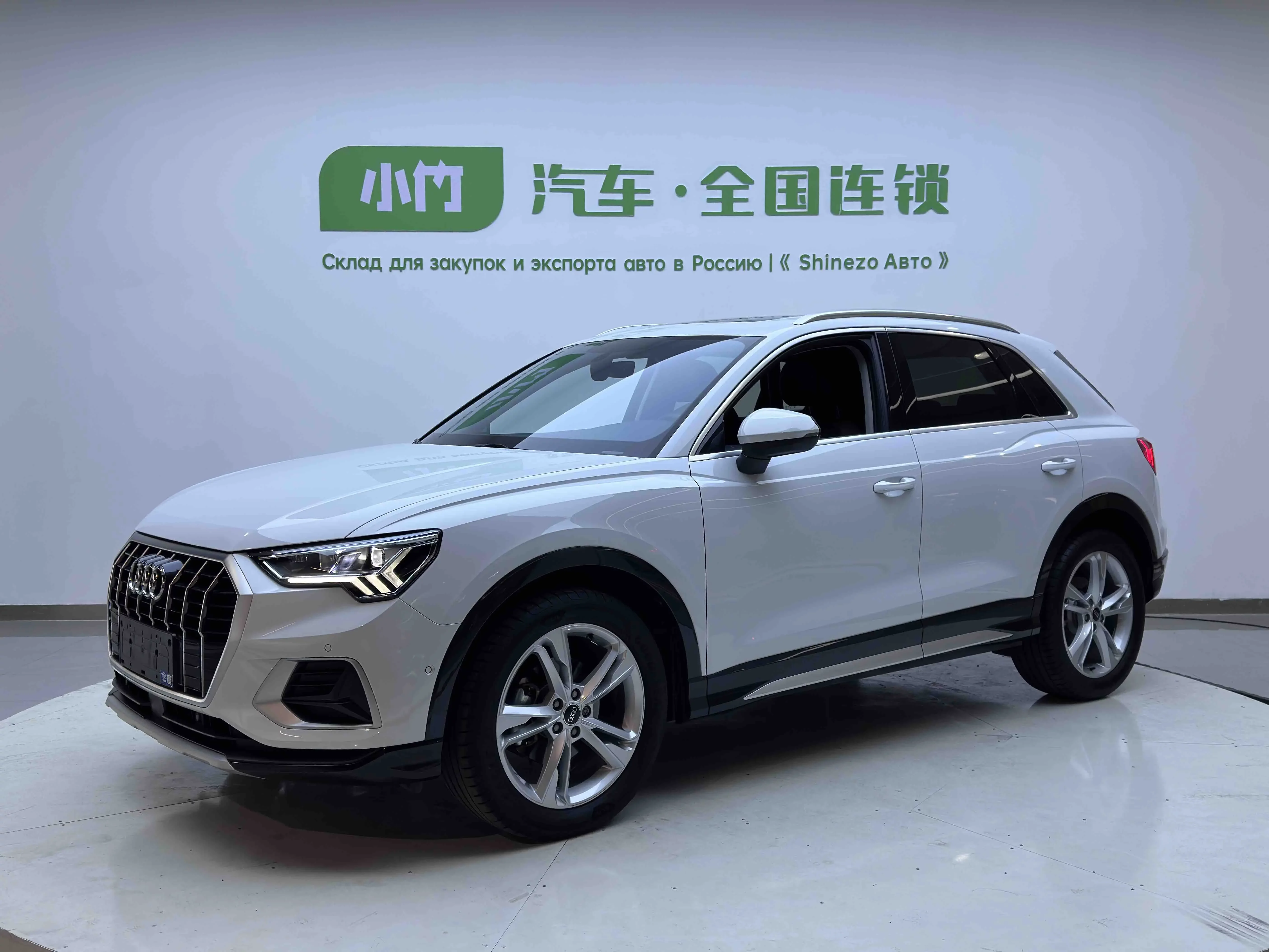 AUDI Q3