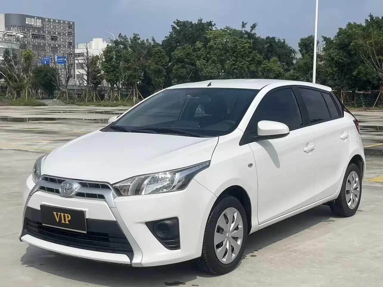 Toyota Yaris L