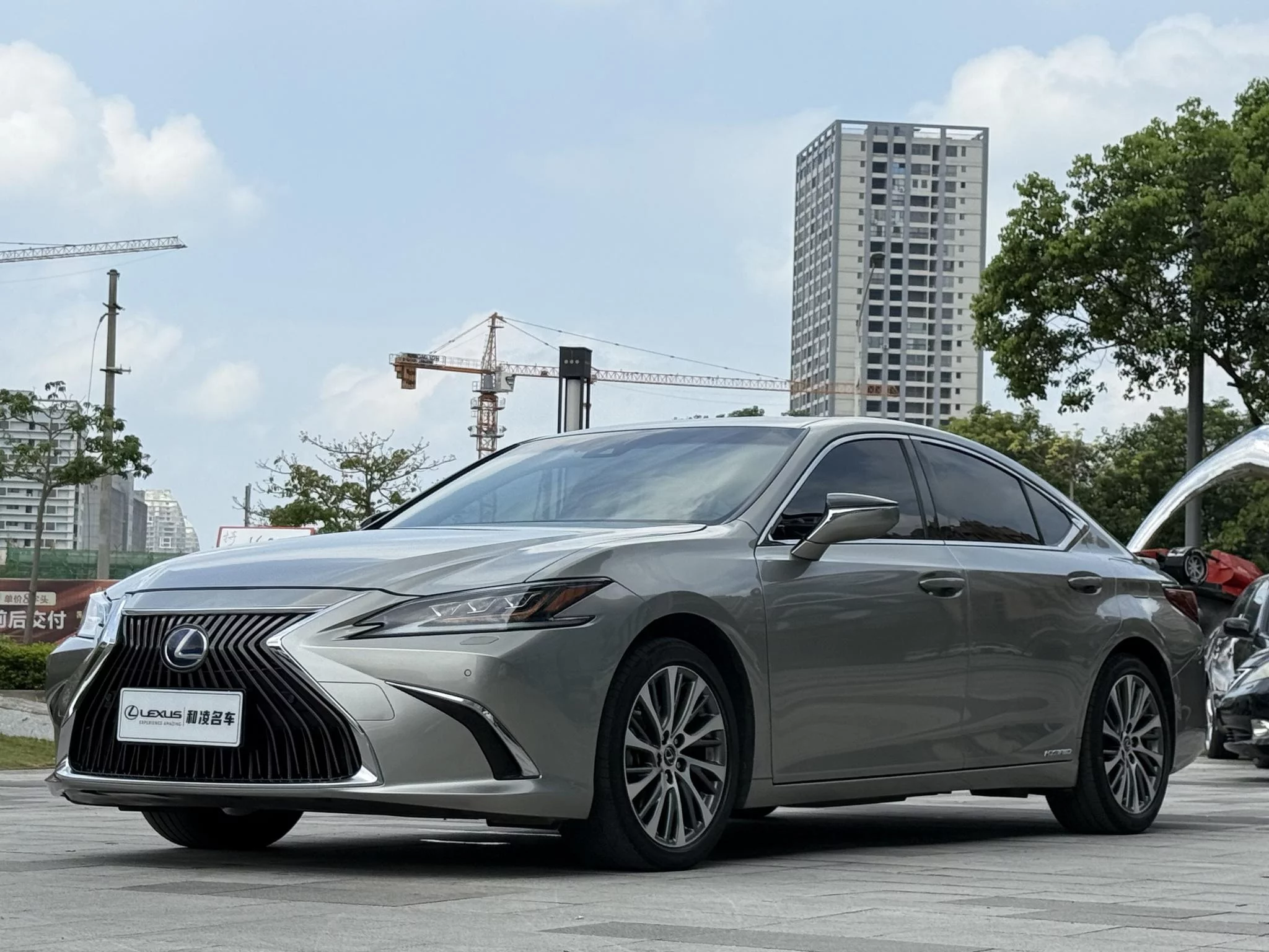 Lexus ES