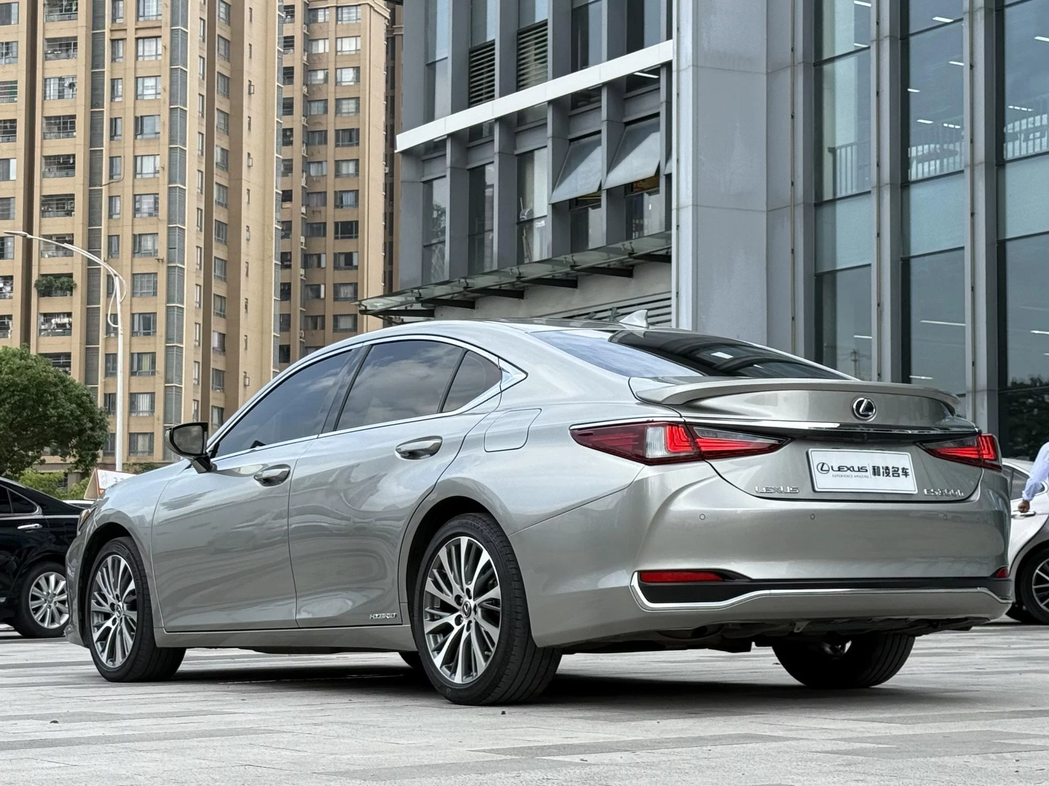 Lexus ES