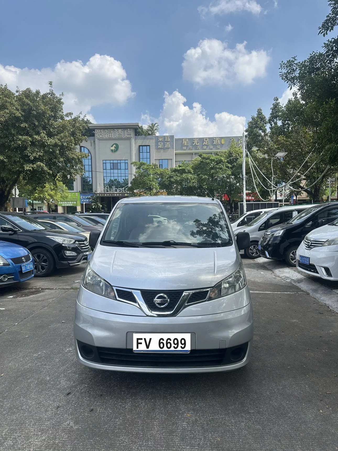 Nissan NV200