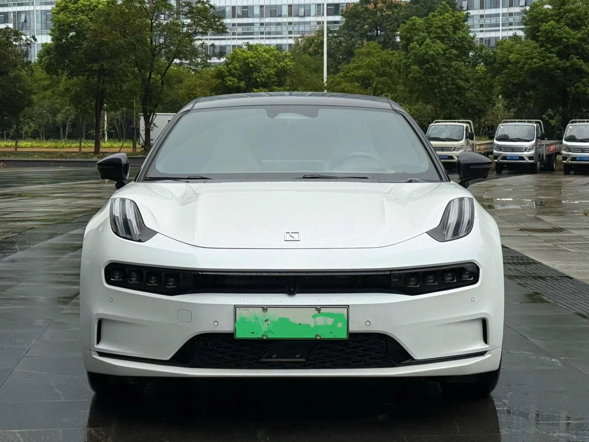 ZEEKR 001