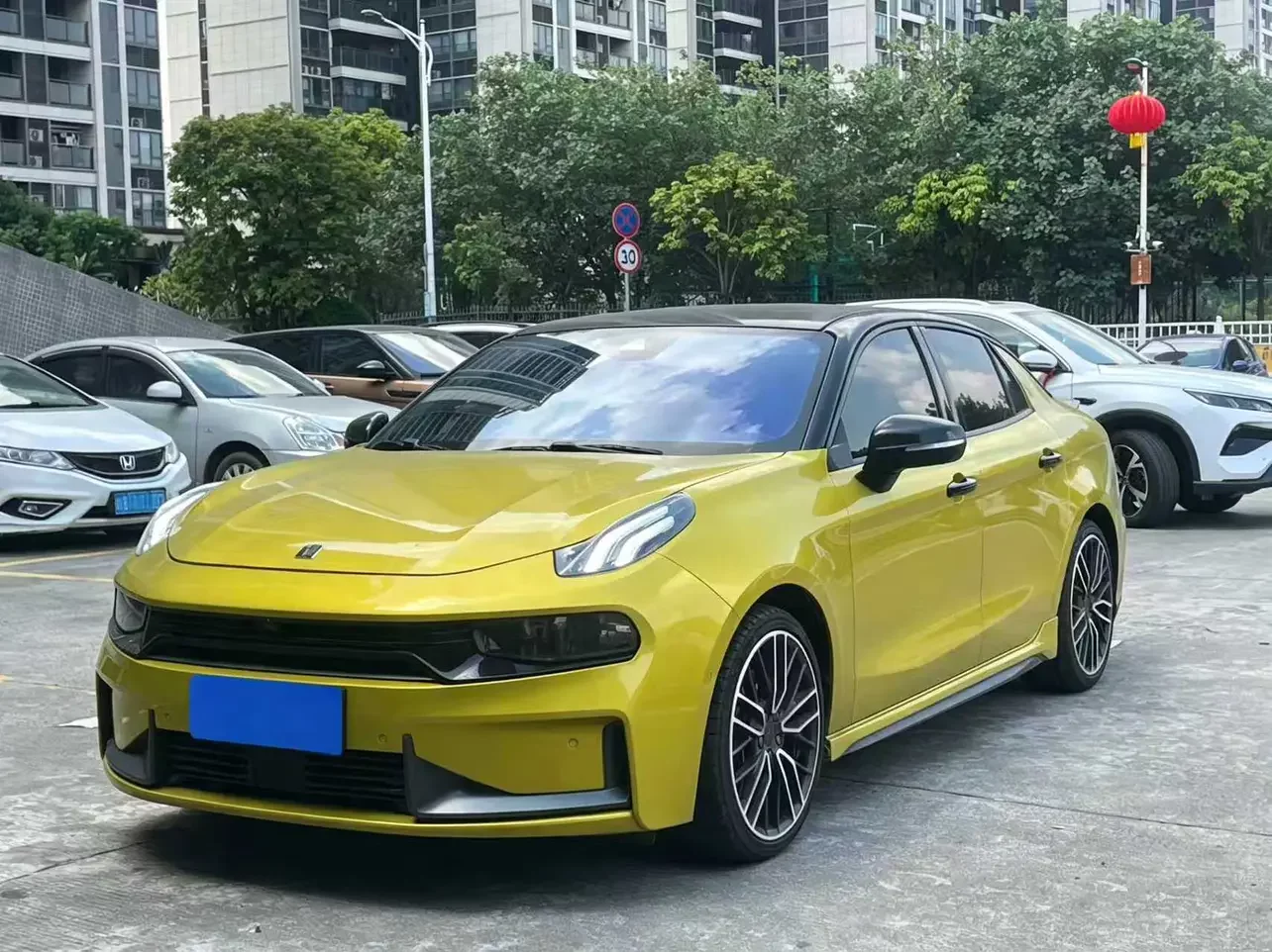 Lynk & Co 03