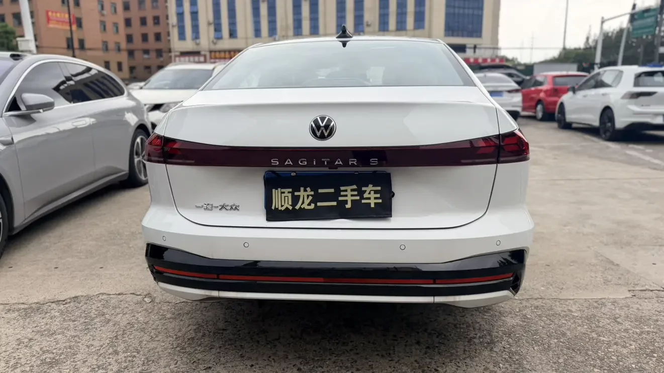 Volkswagen Sagitar