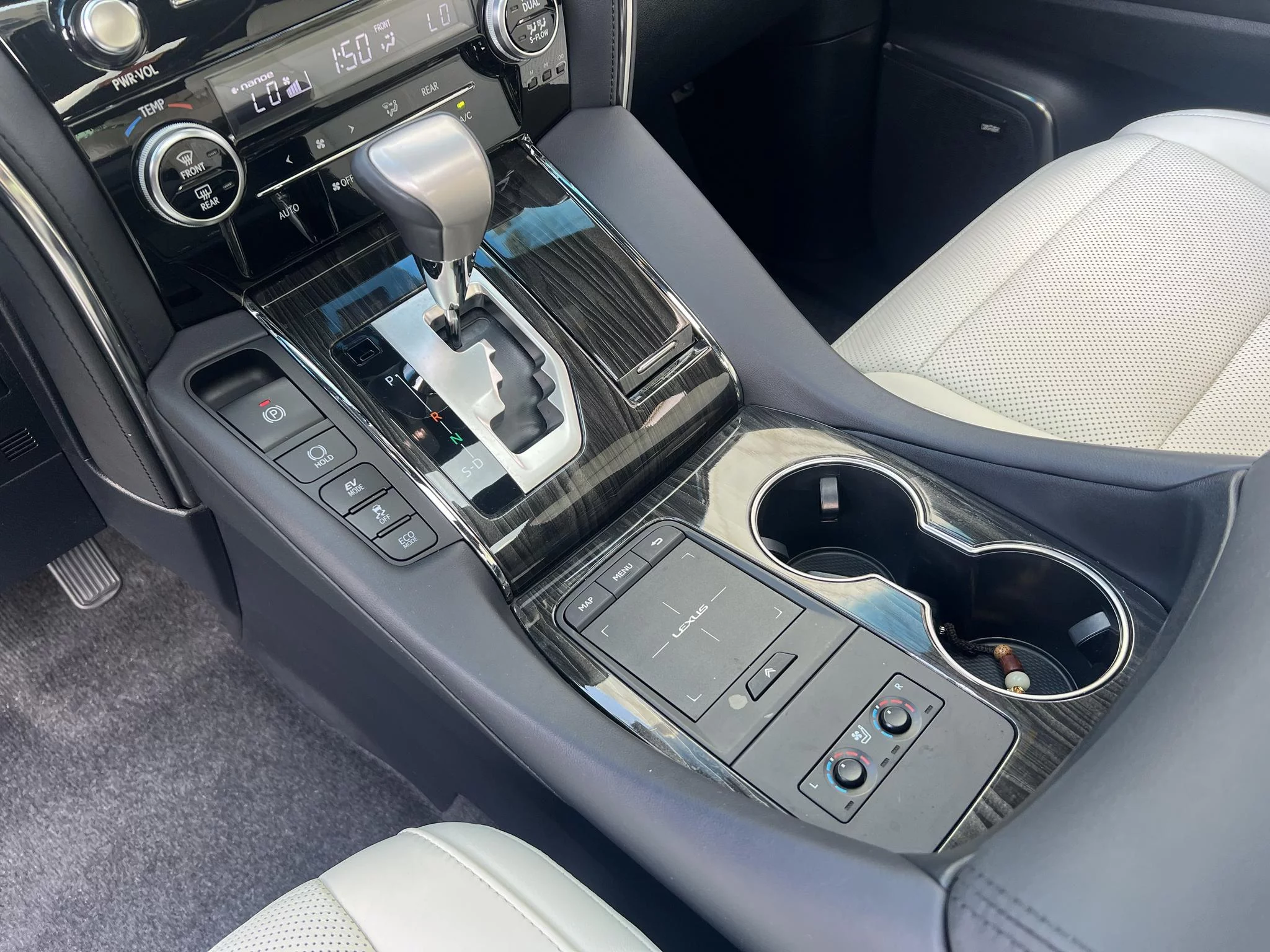 Lexus LM