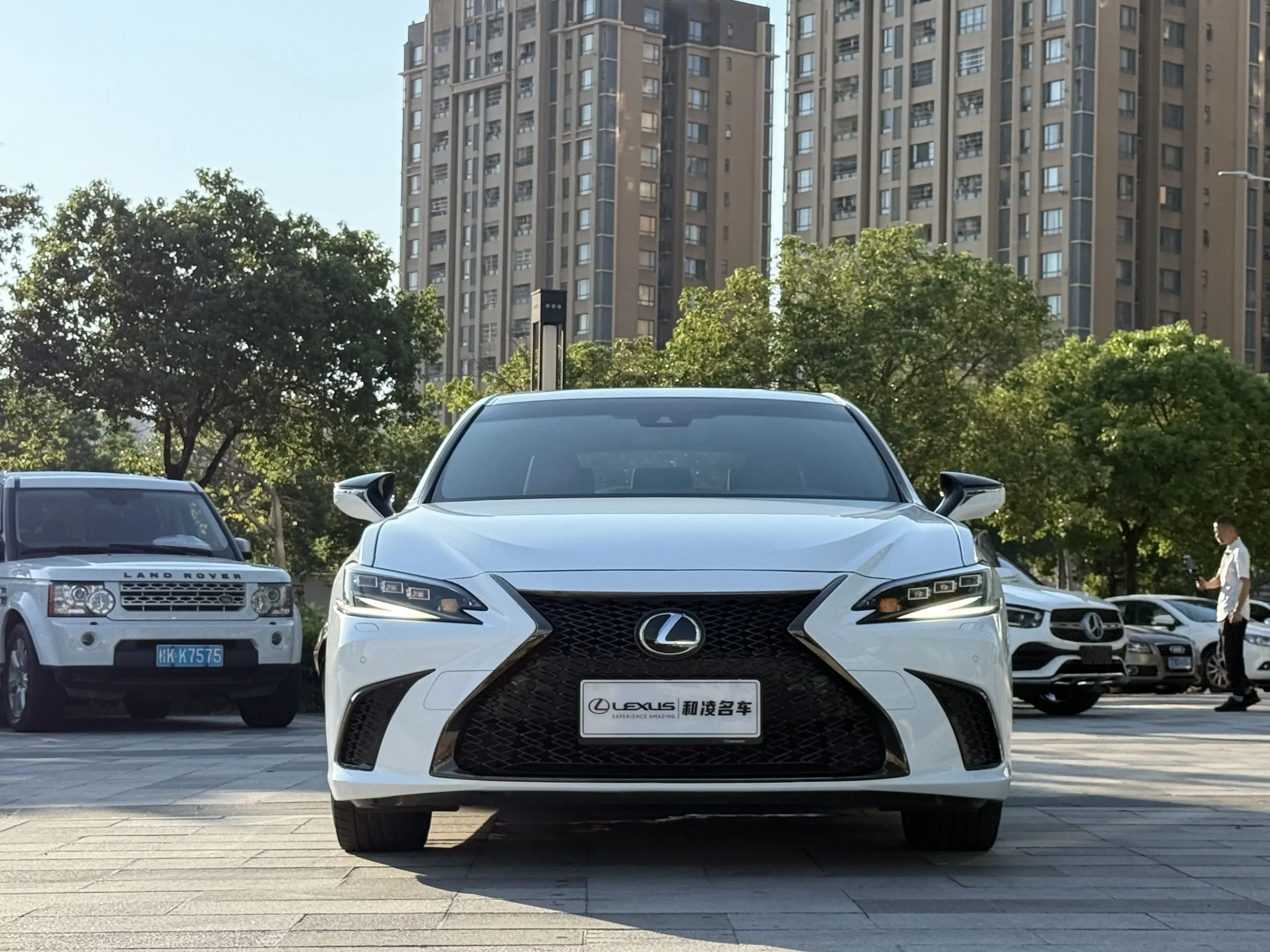 Lexus ES