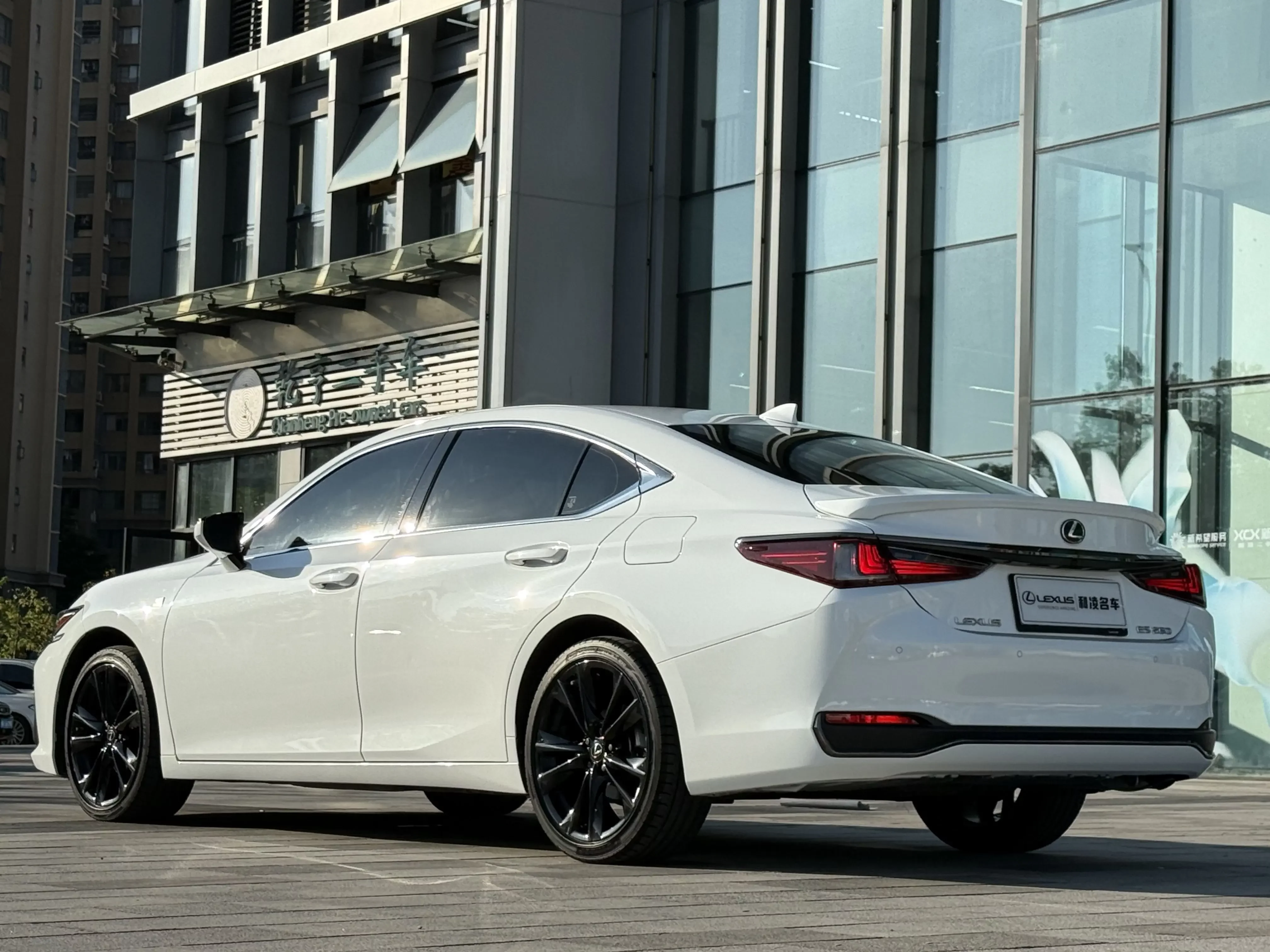 Lexus ES