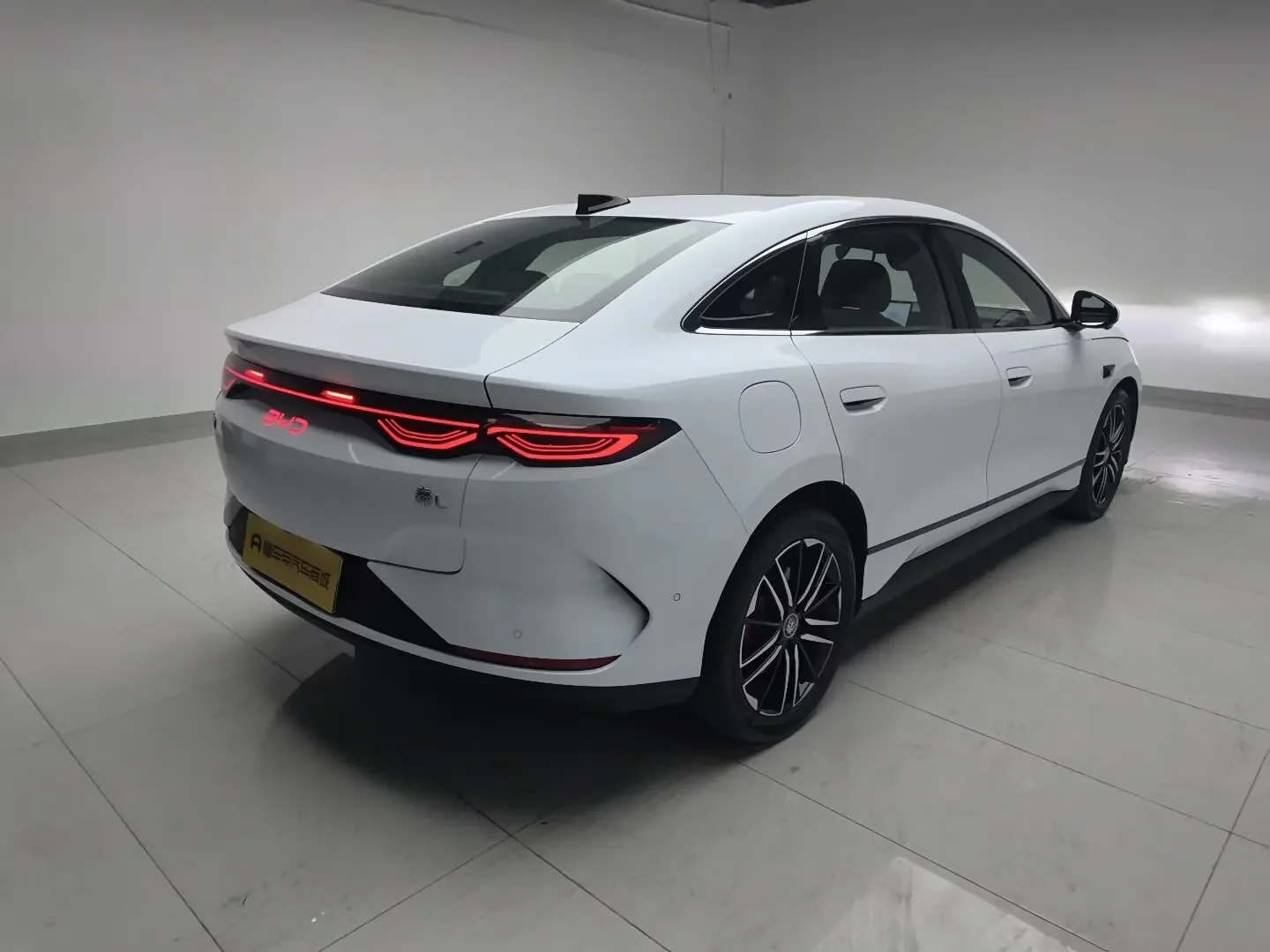 BYD Qin L EV