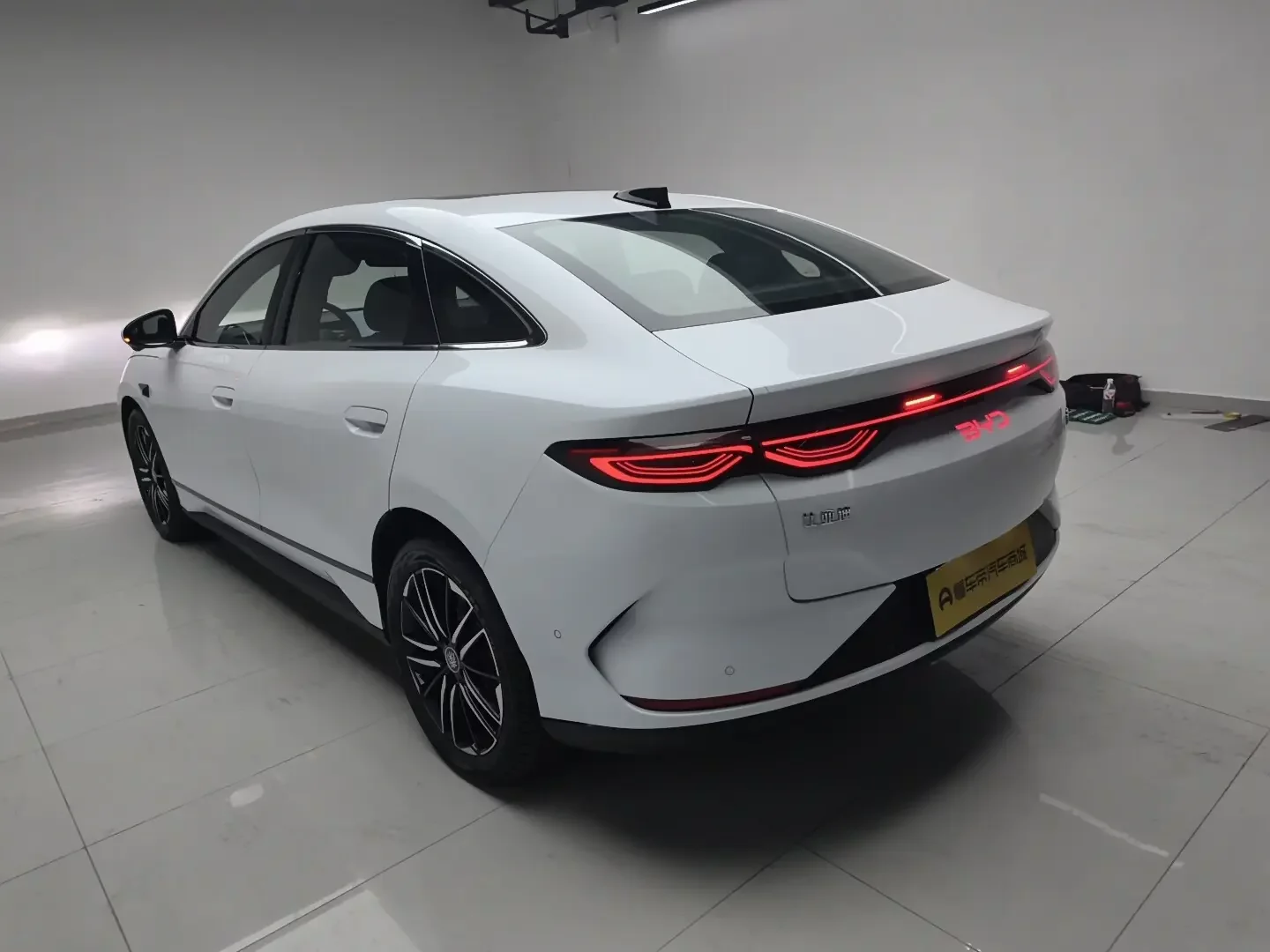 BYD Qin L EV