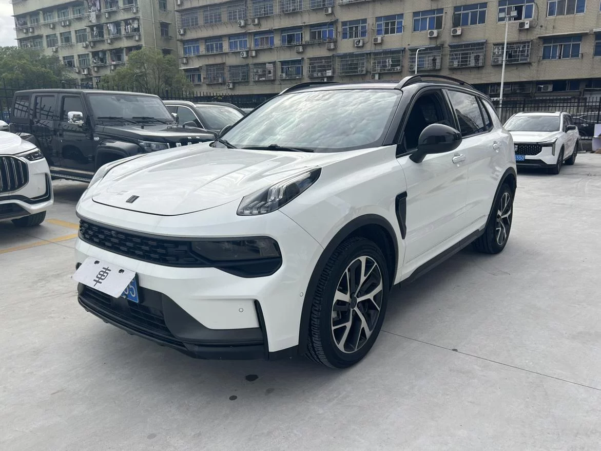 Lynk & Co 01