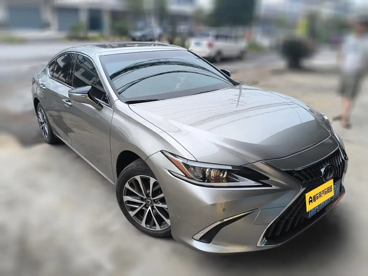 Lexus ES
