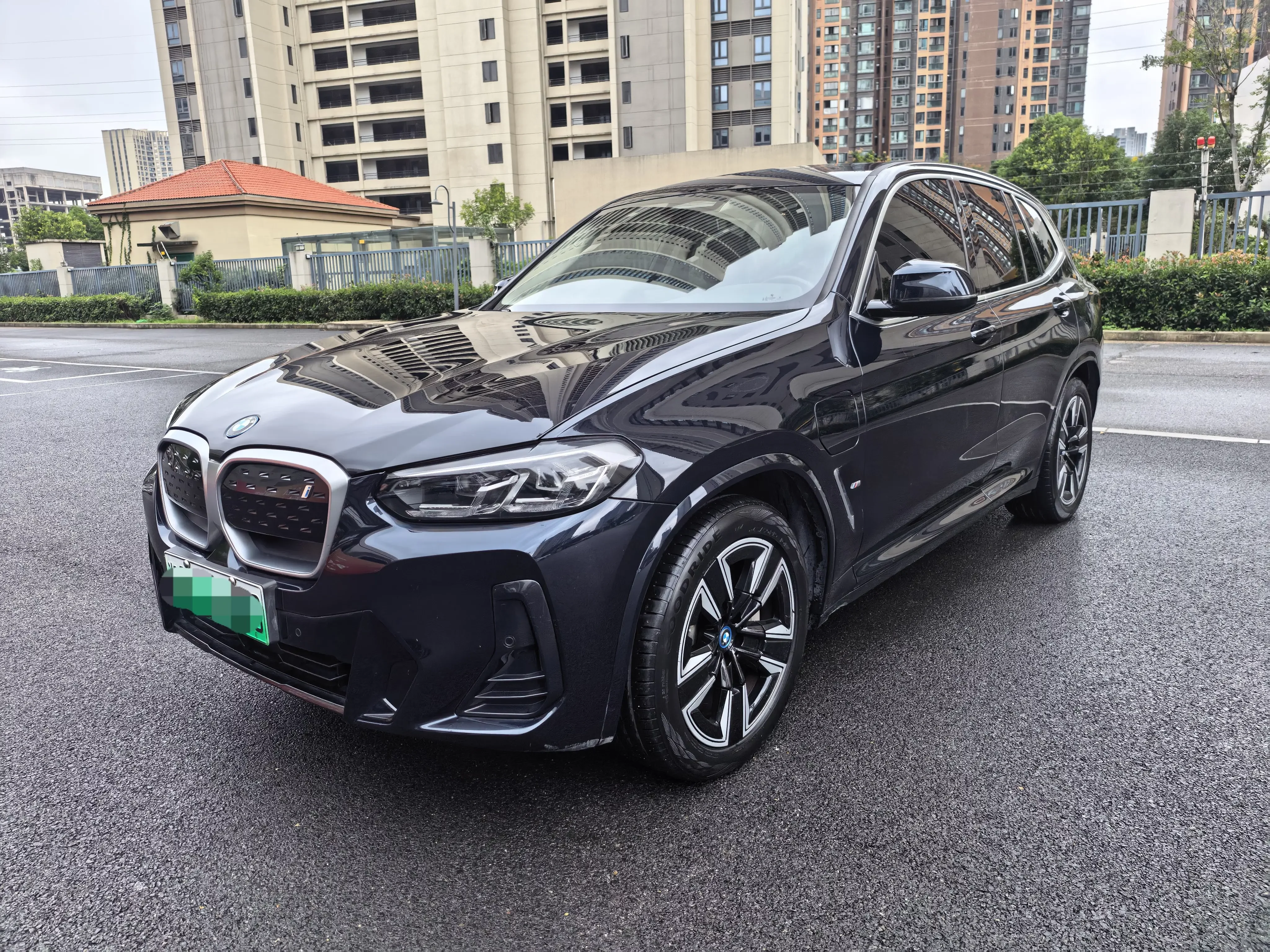 BMW iX3