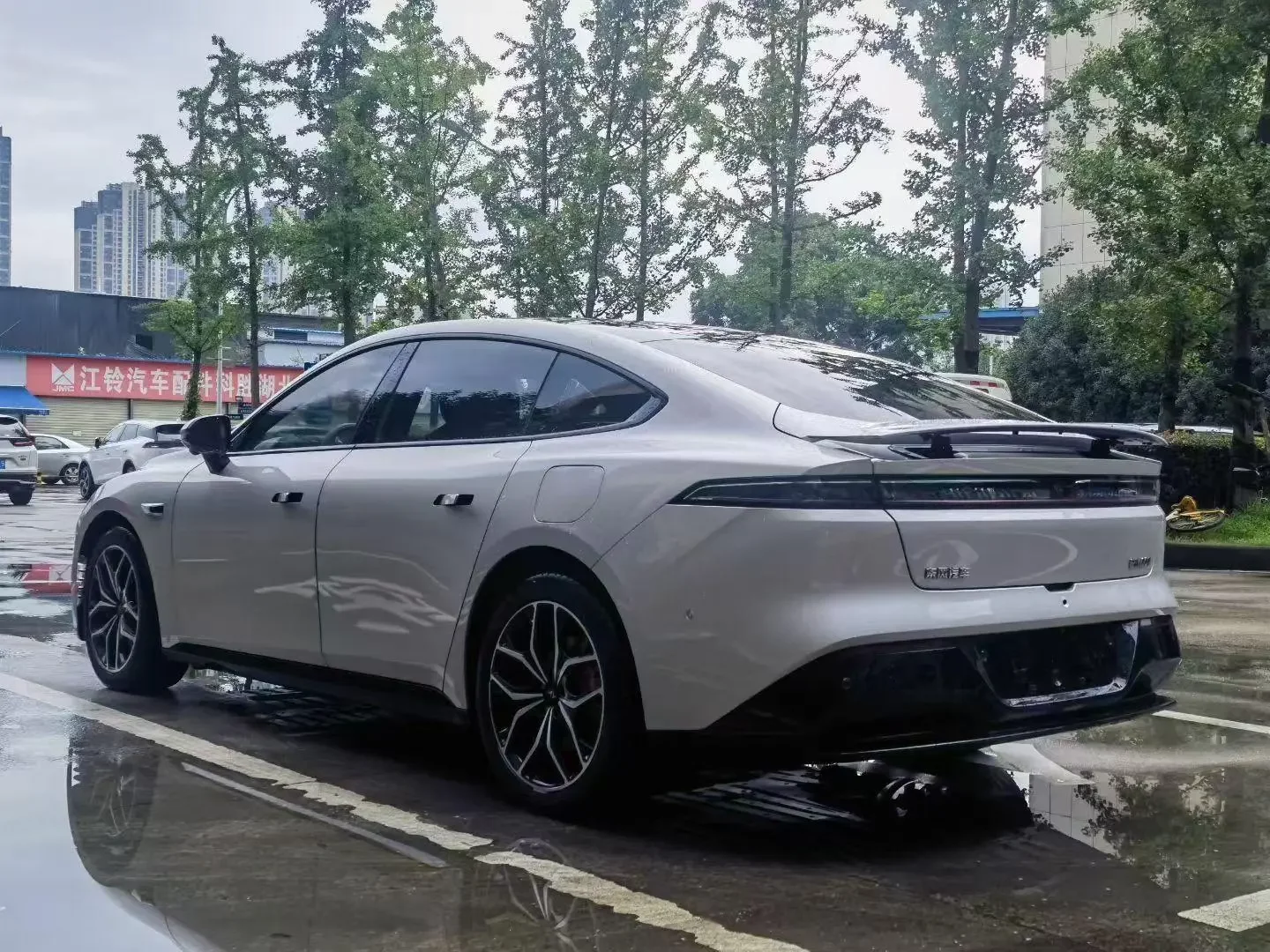 Dongfeng Yipai 007