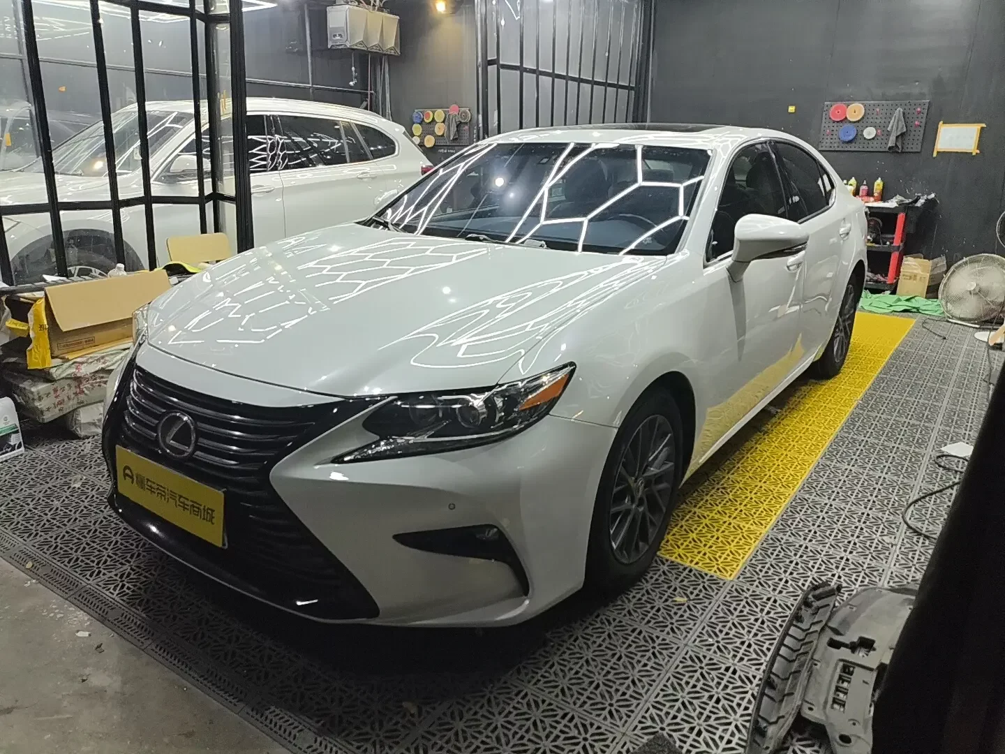 Lexus ES  из Китая