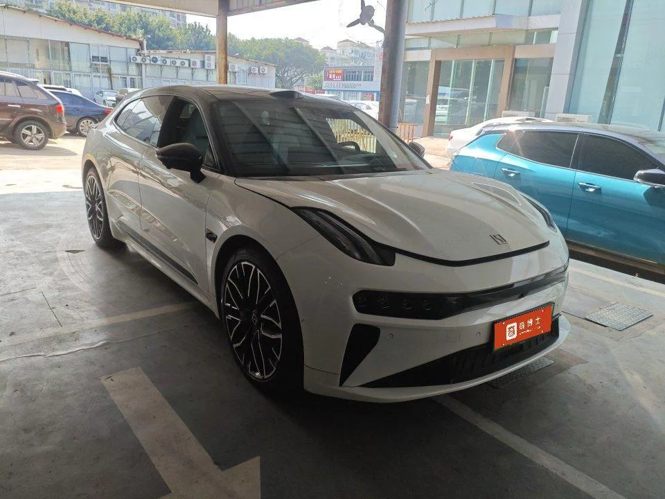 ZEEKR 001