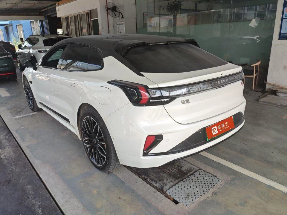 ZEEKR 001