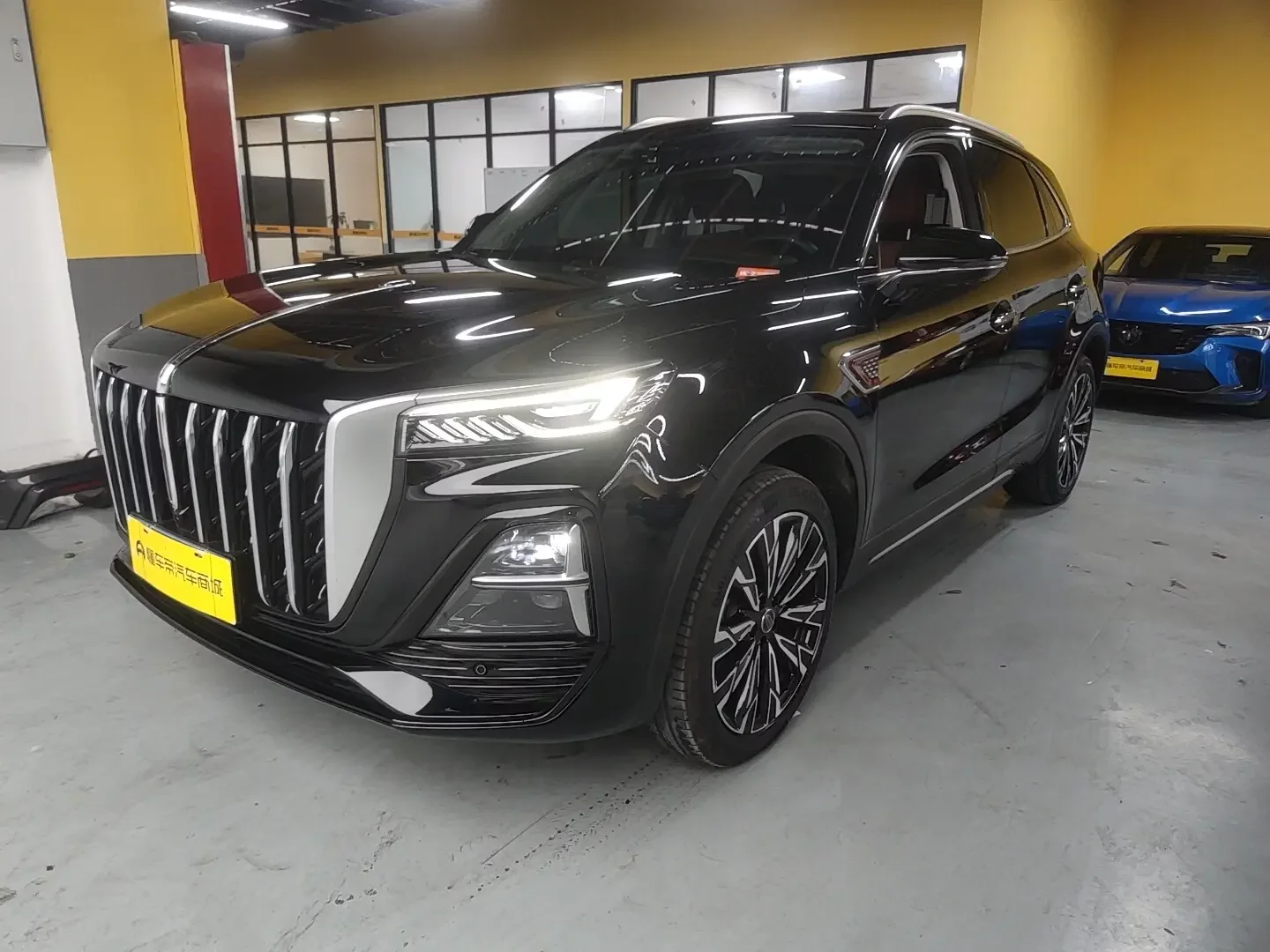 Hongqi HS5