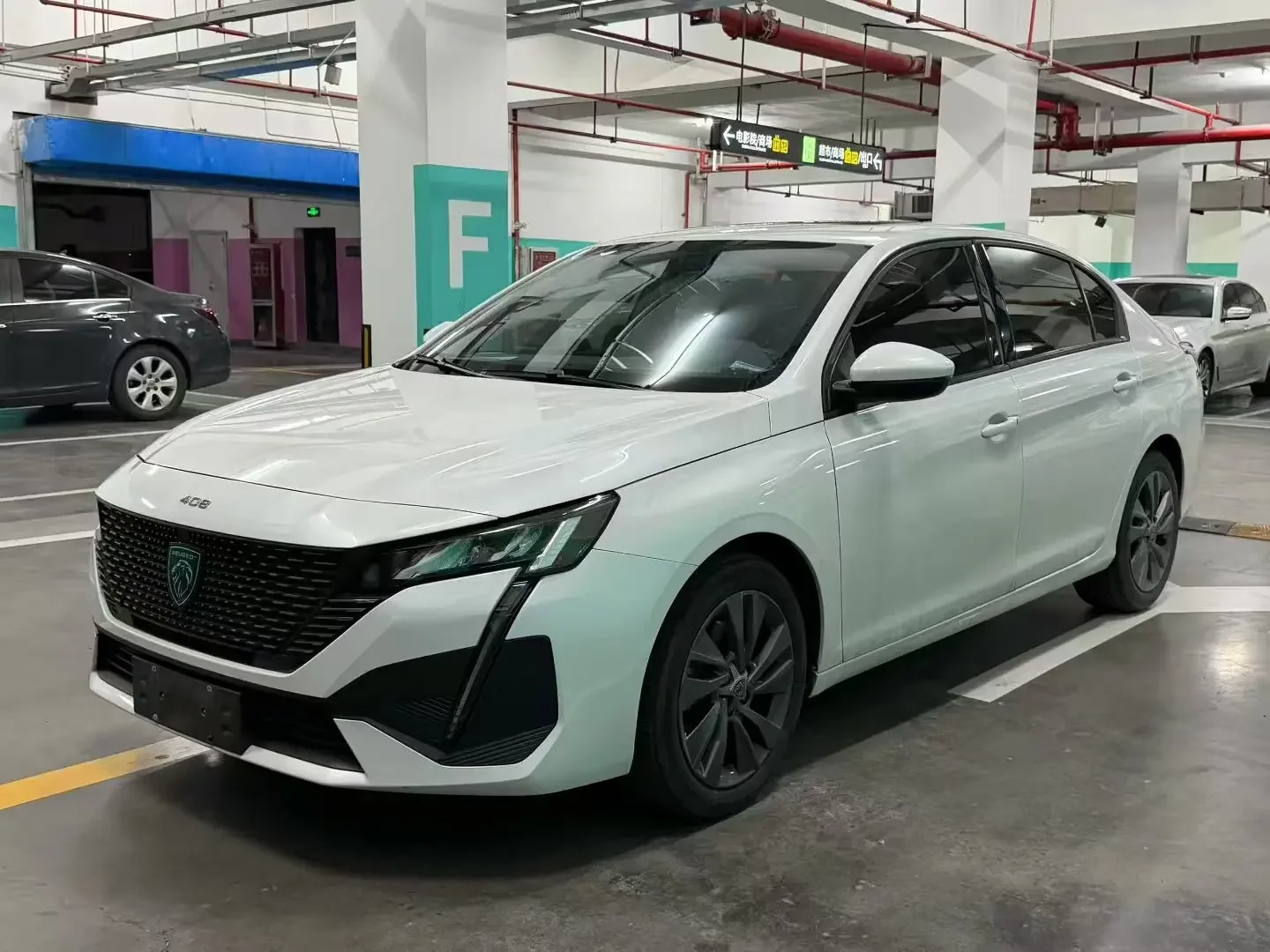 Peugeot 408