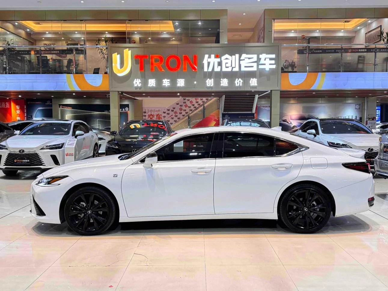 Lexus ES