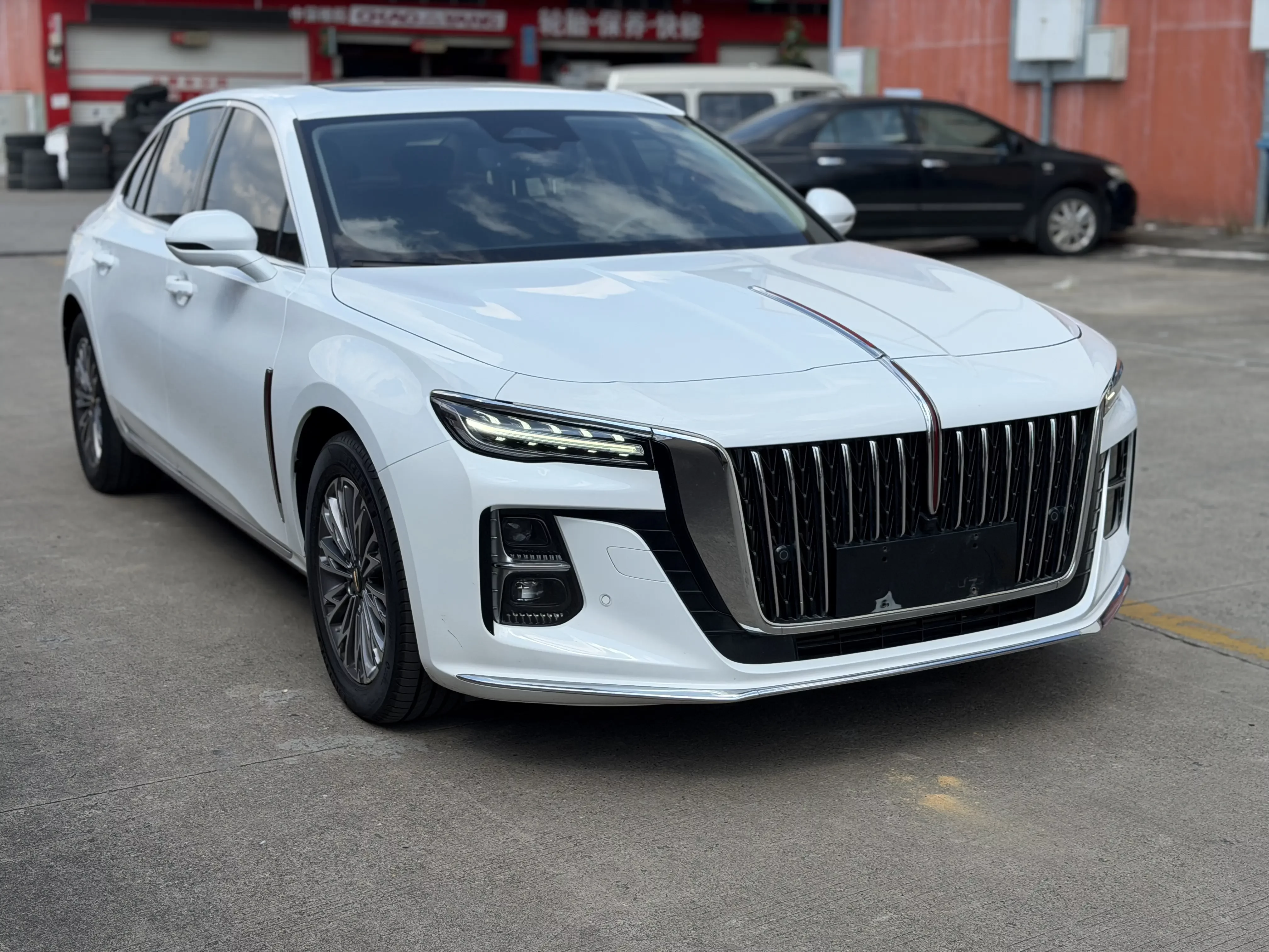 Hongqi H5