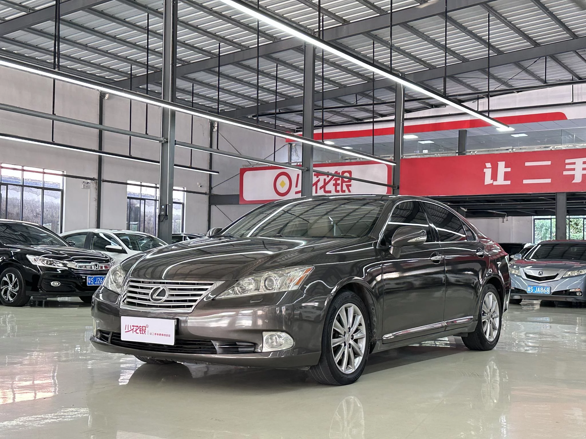 Lexus ES  из Китая