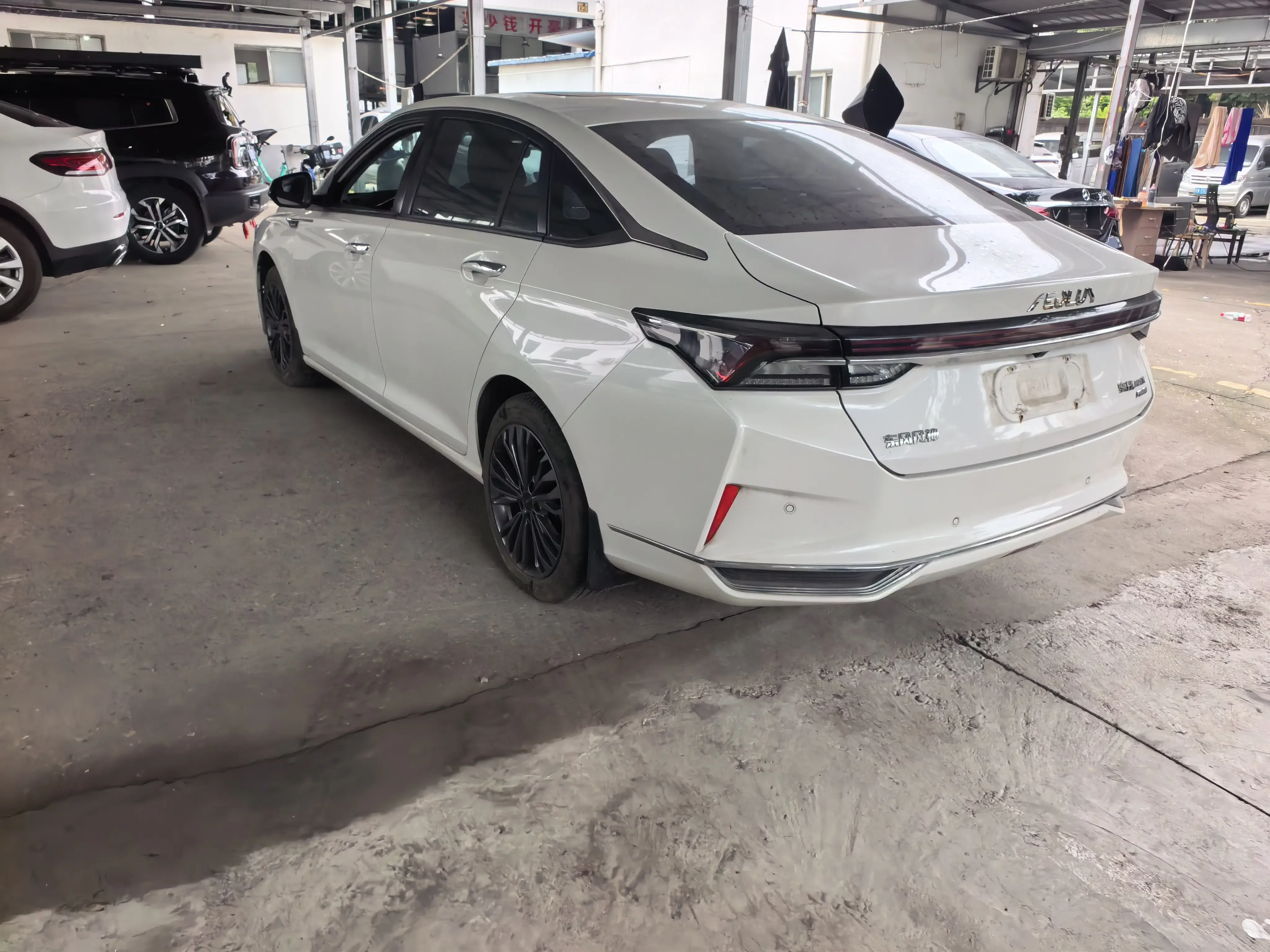 Dongfeng Yixuan MAX