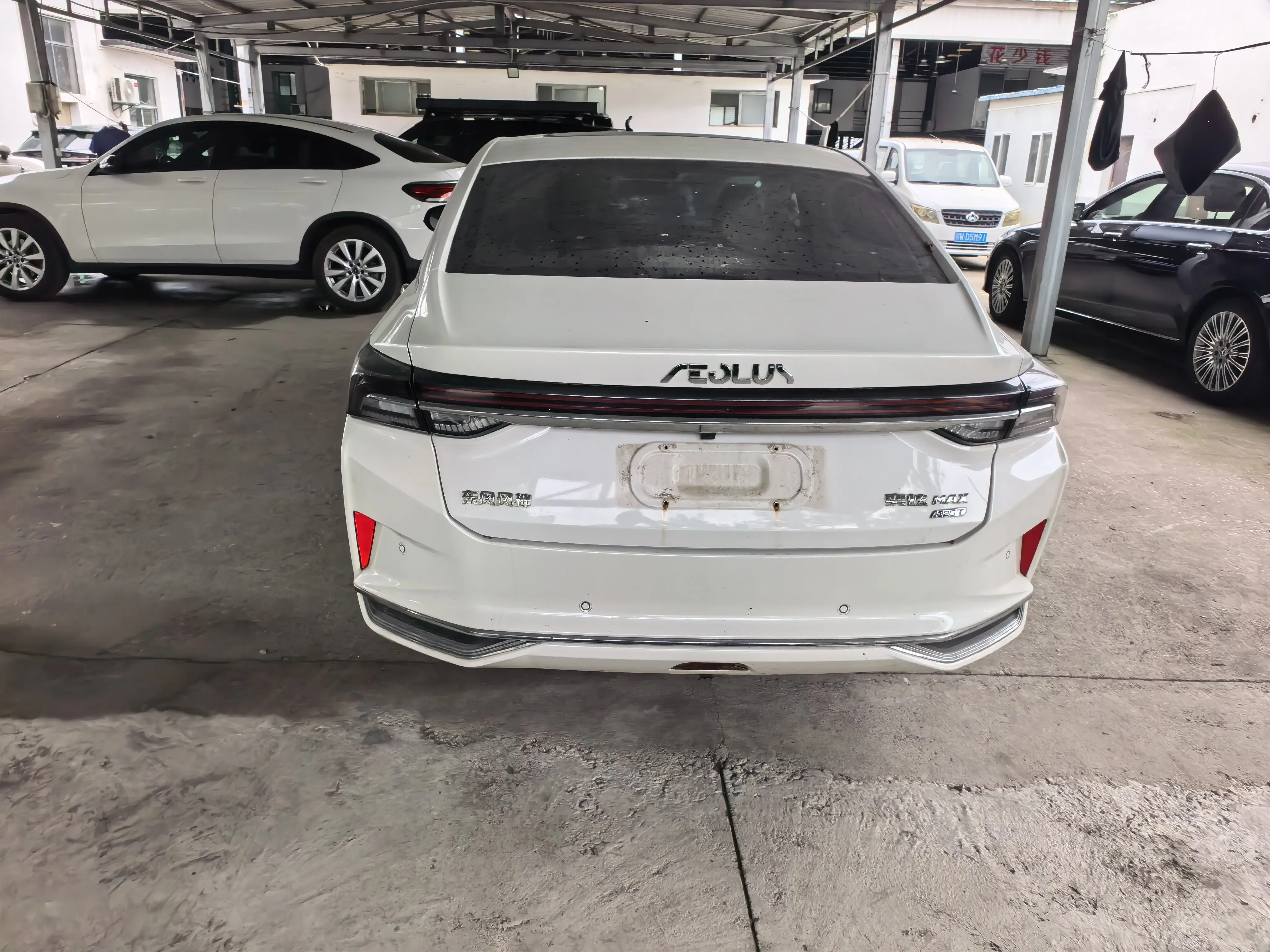 Dongfeng Yixuan MAX
