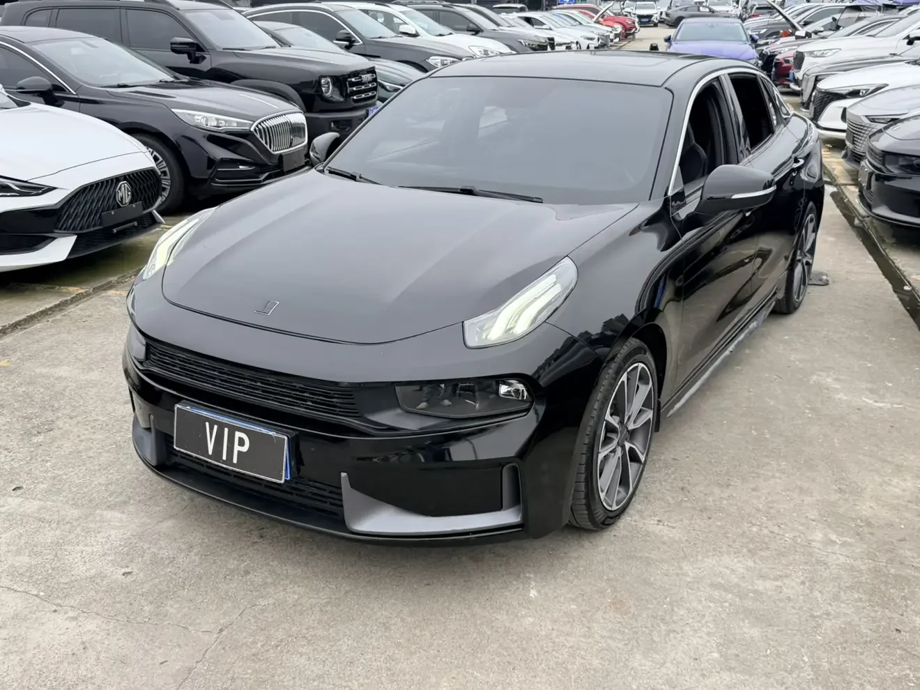 Lynk & Co 03