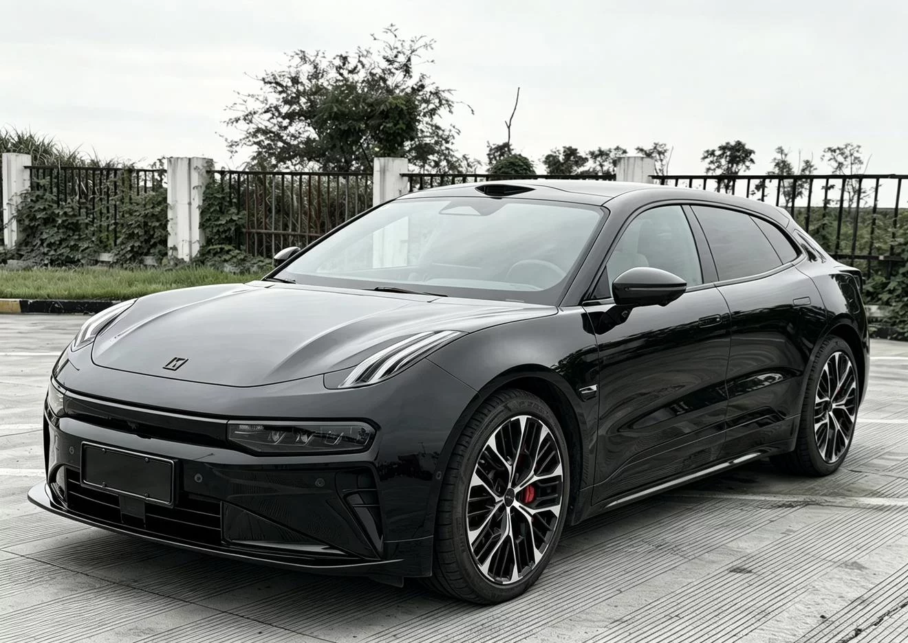 ZEEKR 001
