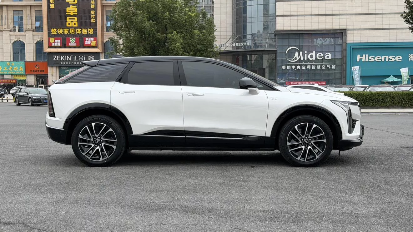 Cadillac IQ Aoge