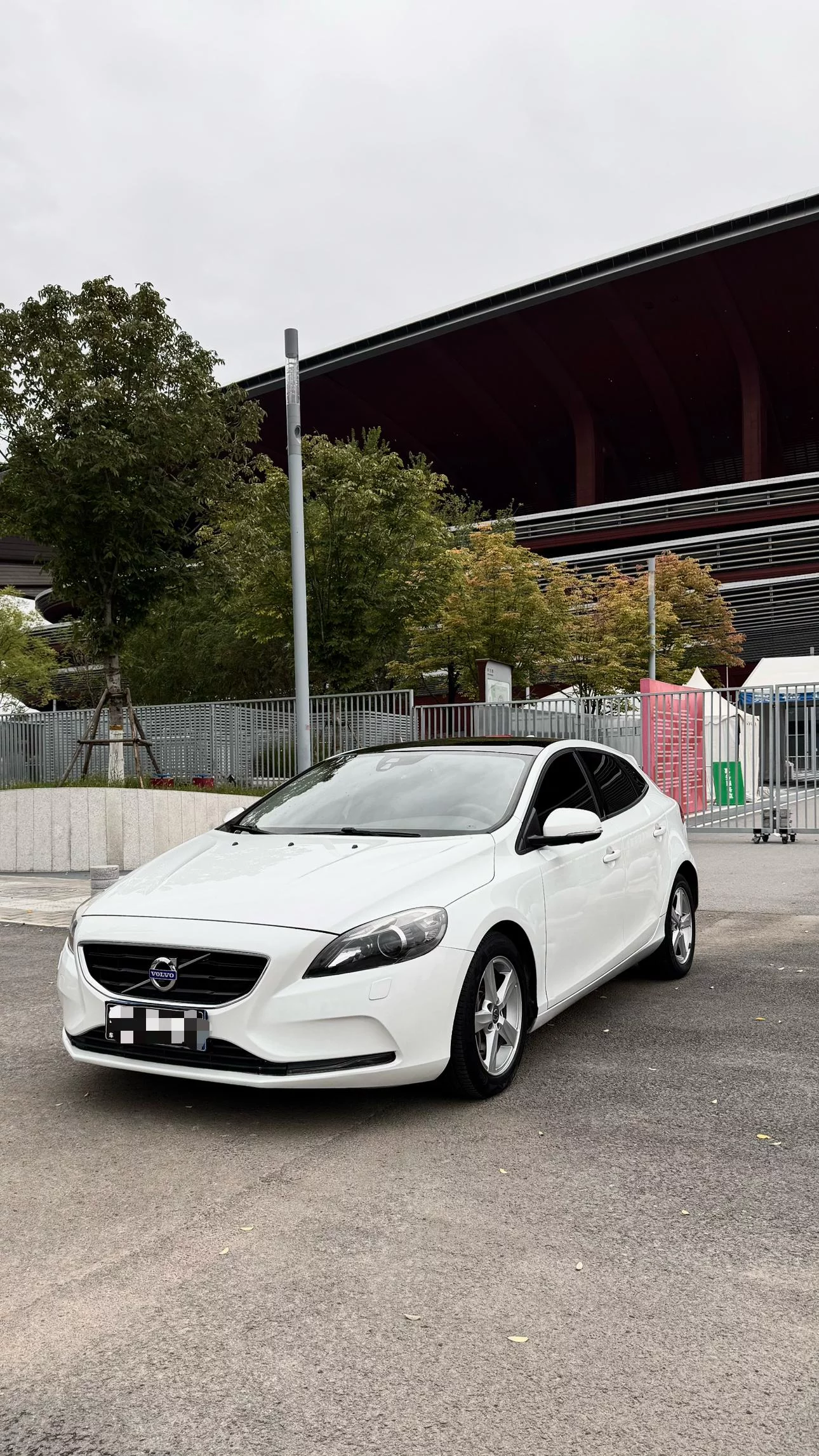 Volvo V40  из Китая